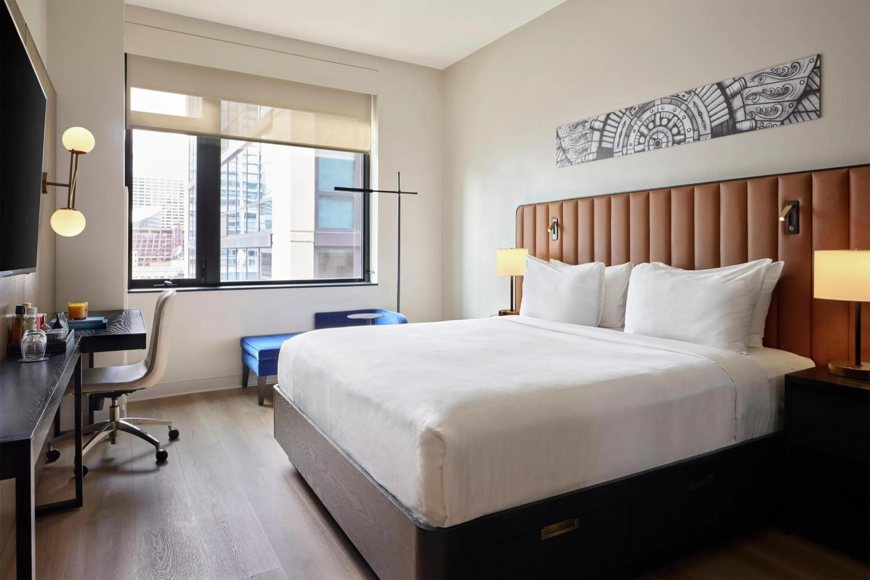 Deluxe King Room in Arlo Chicago