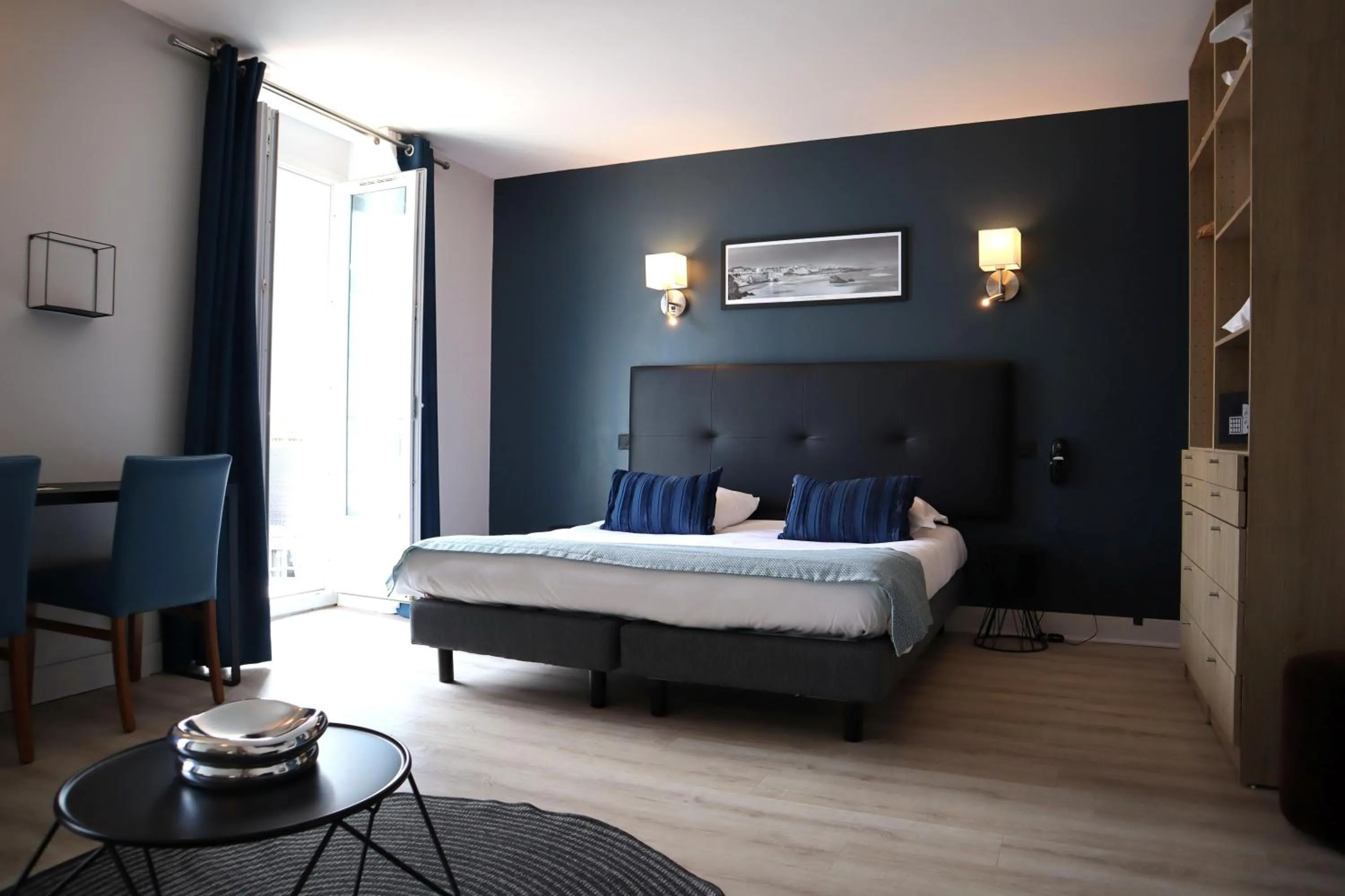 Junior Suite with Balcony and Sea View in Hôtel Florida