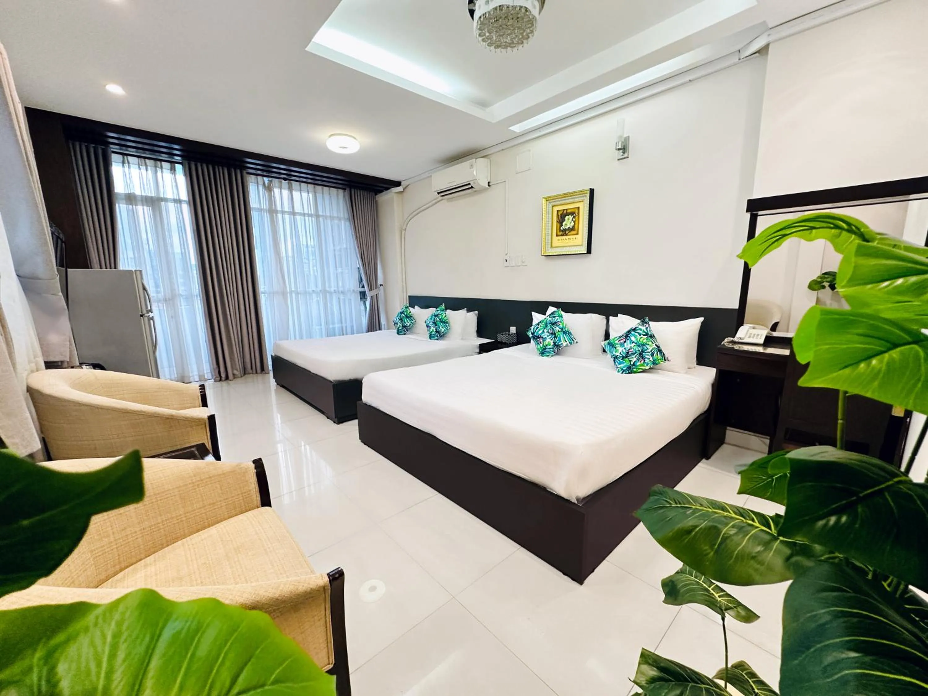 King Room with Two King Beds in Calmette Hotel 151 - Ben Thanh