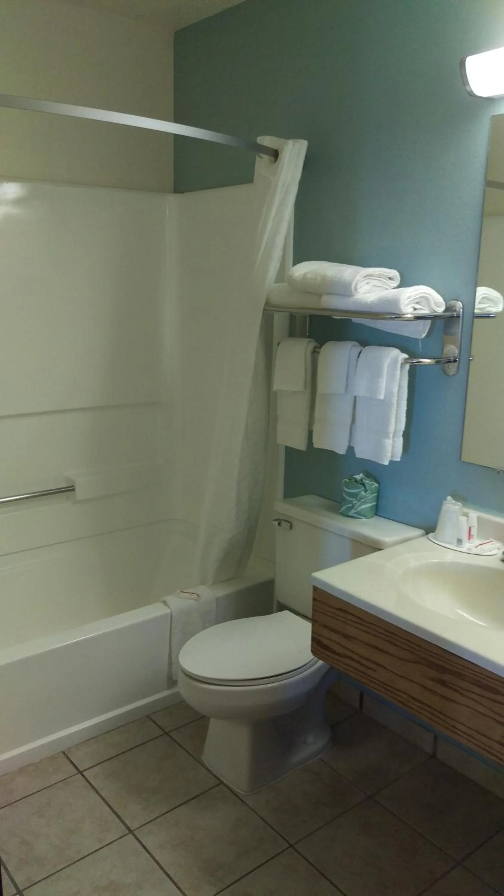 Queen Suite - Non-Smoking in Super 8 by Wyndham Thurmont