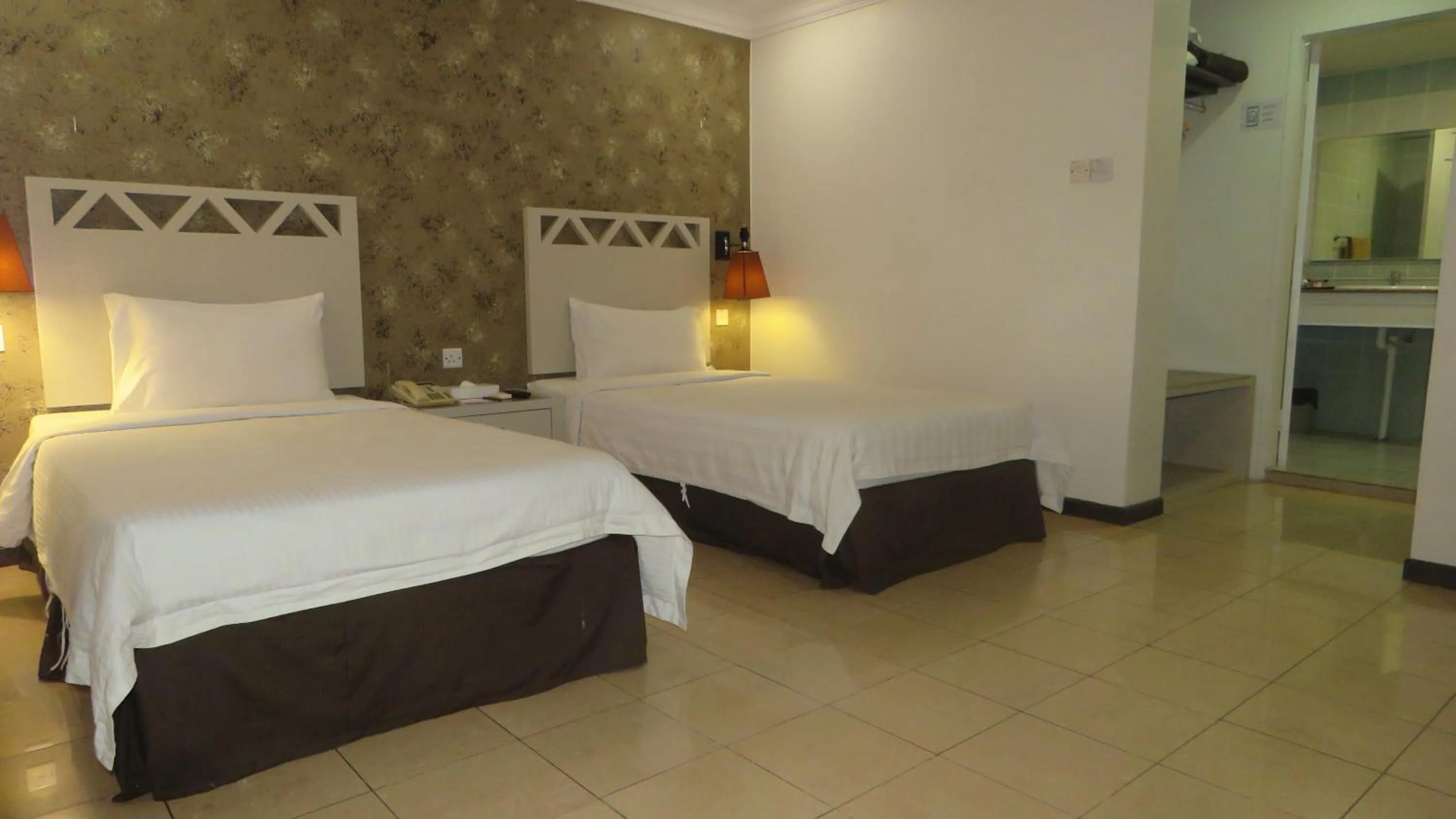 Standard Twin Room without Window in Heritage Hotel