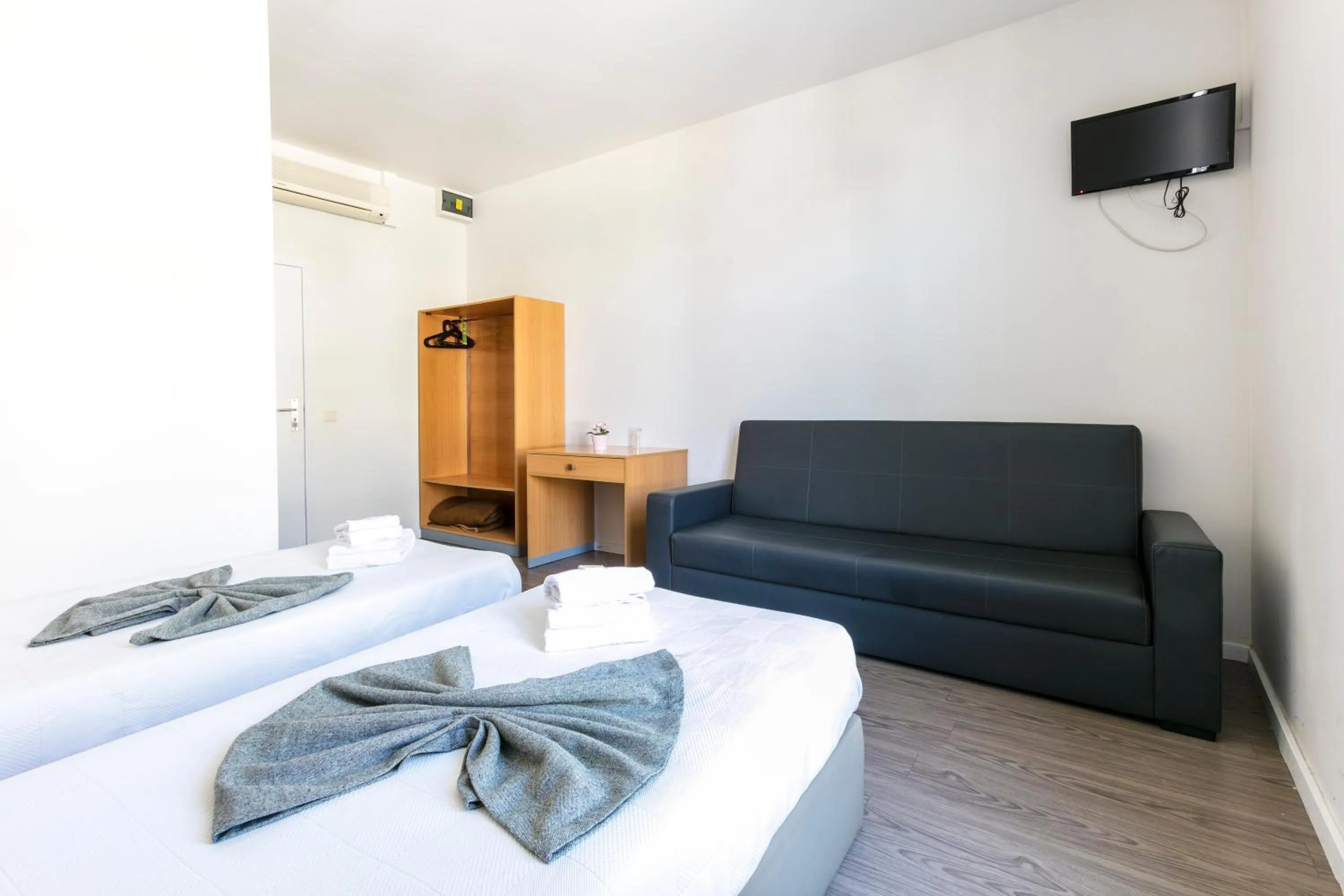 Twin Room in Guest House Porto Clerigus