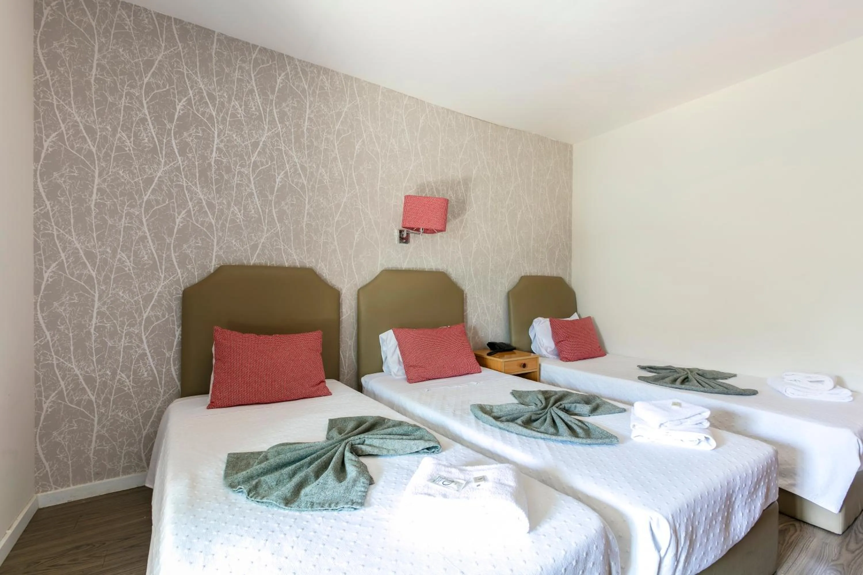 Triple Room in Guest House Porto Clerigus