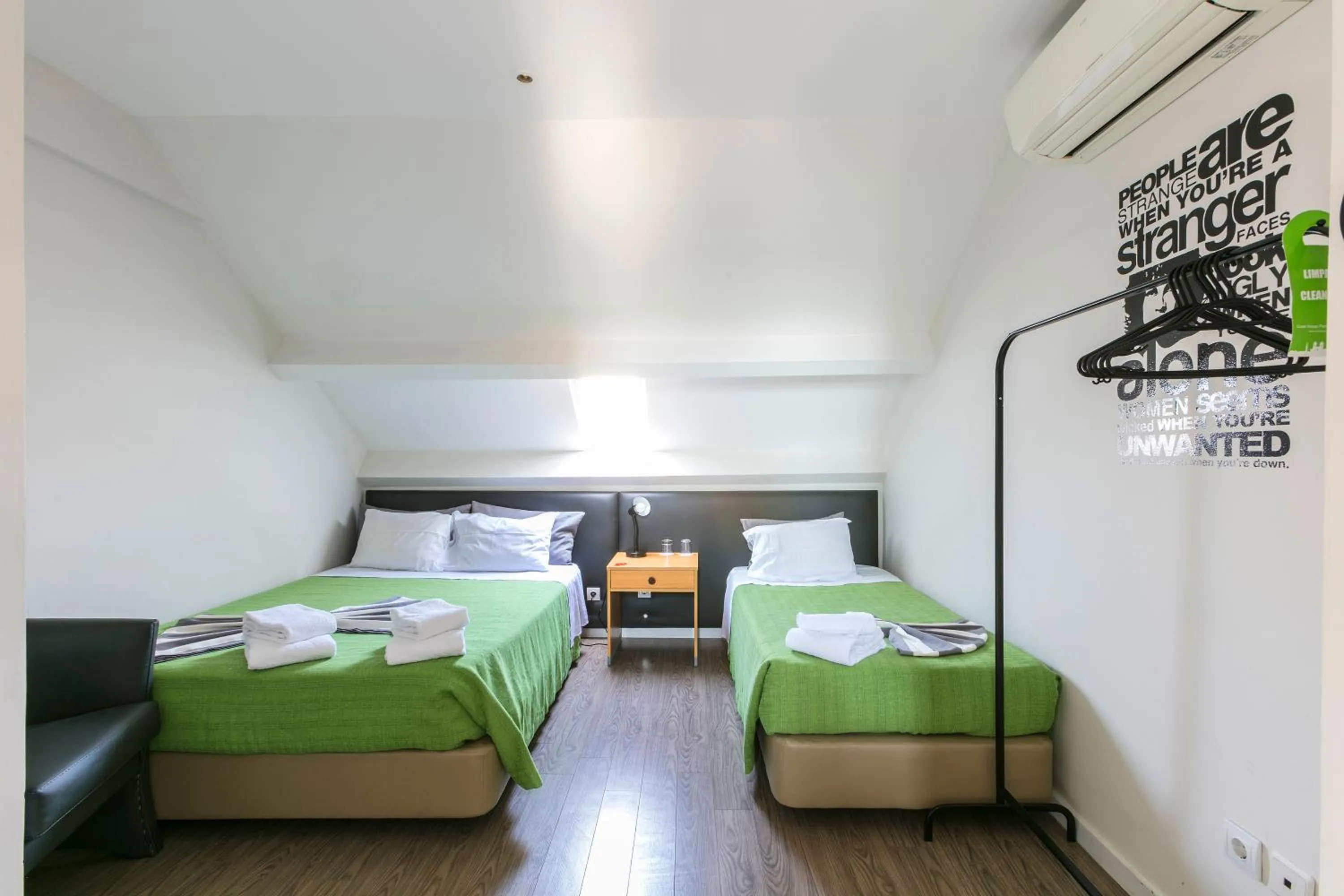 Triple Room in Guest House Porto Clerigus