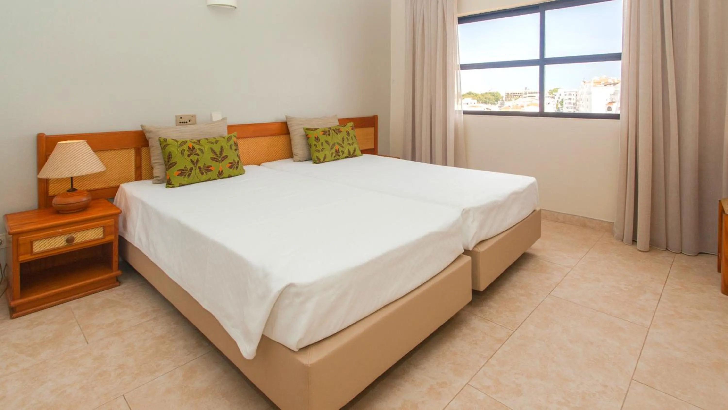 Two-Bedroom Apartment in Alfagar Cerro Malpique