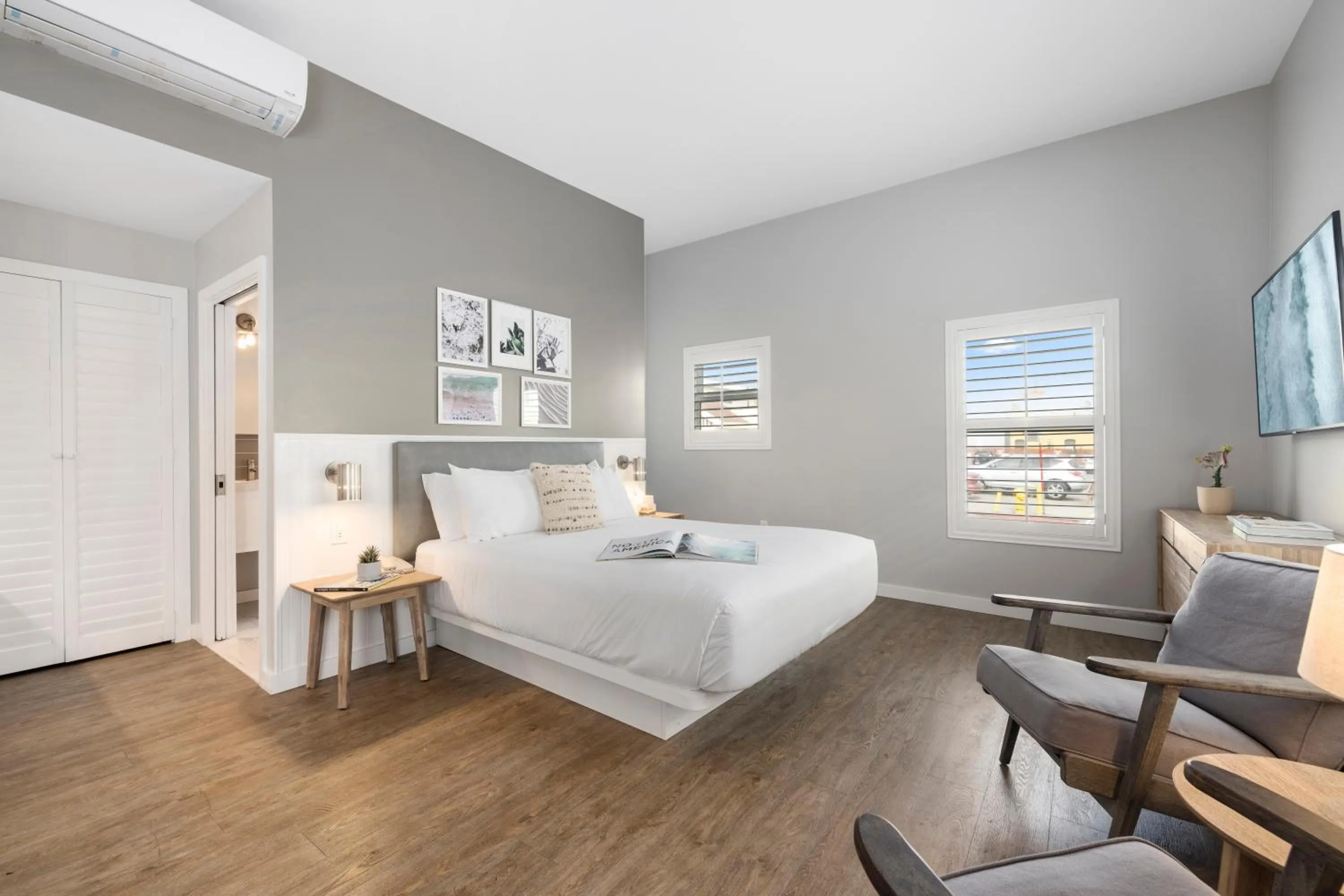 Queen Suite in Sea Sprite Beach Club