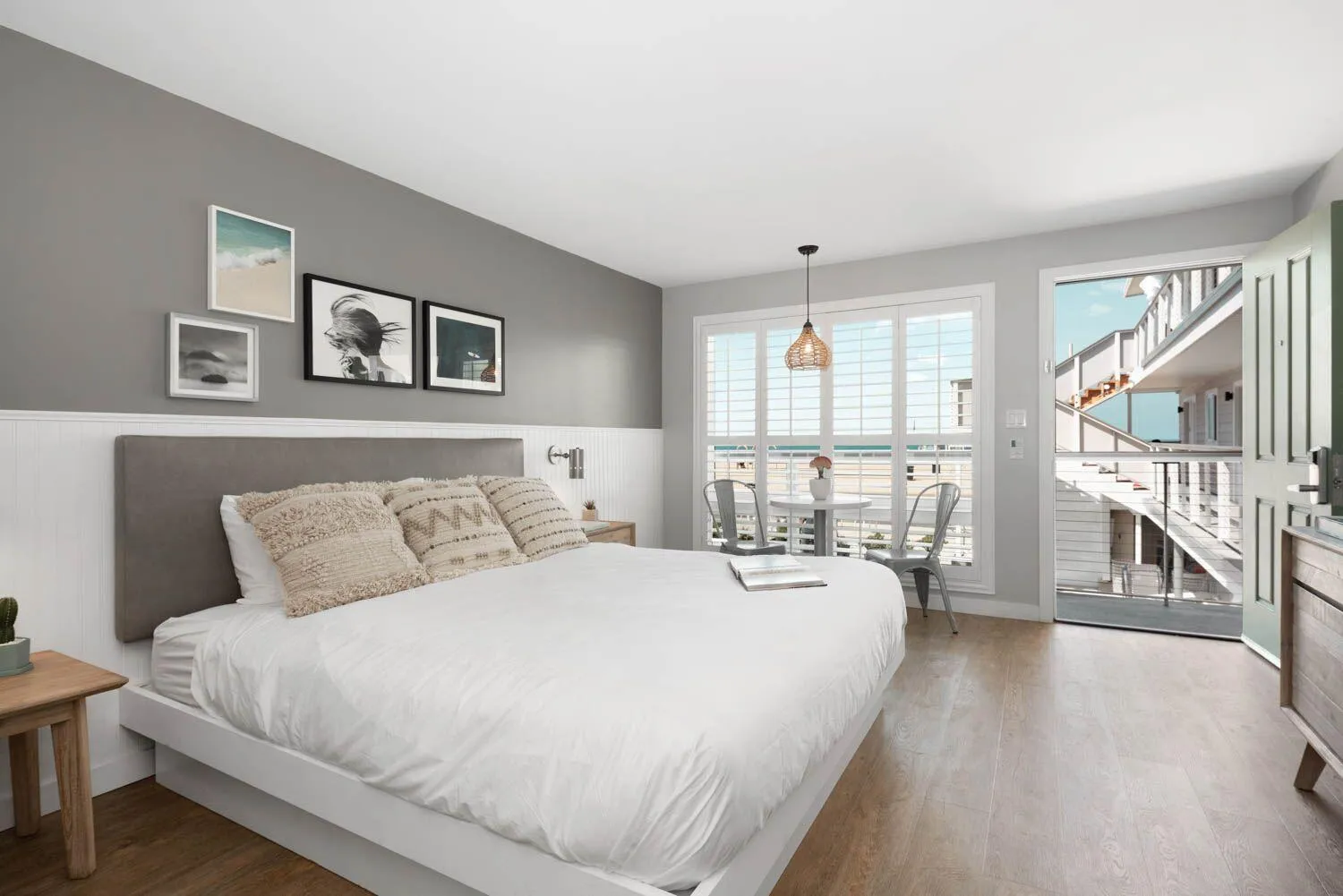 King Room with Sea View in Sea Sprite Beach Club