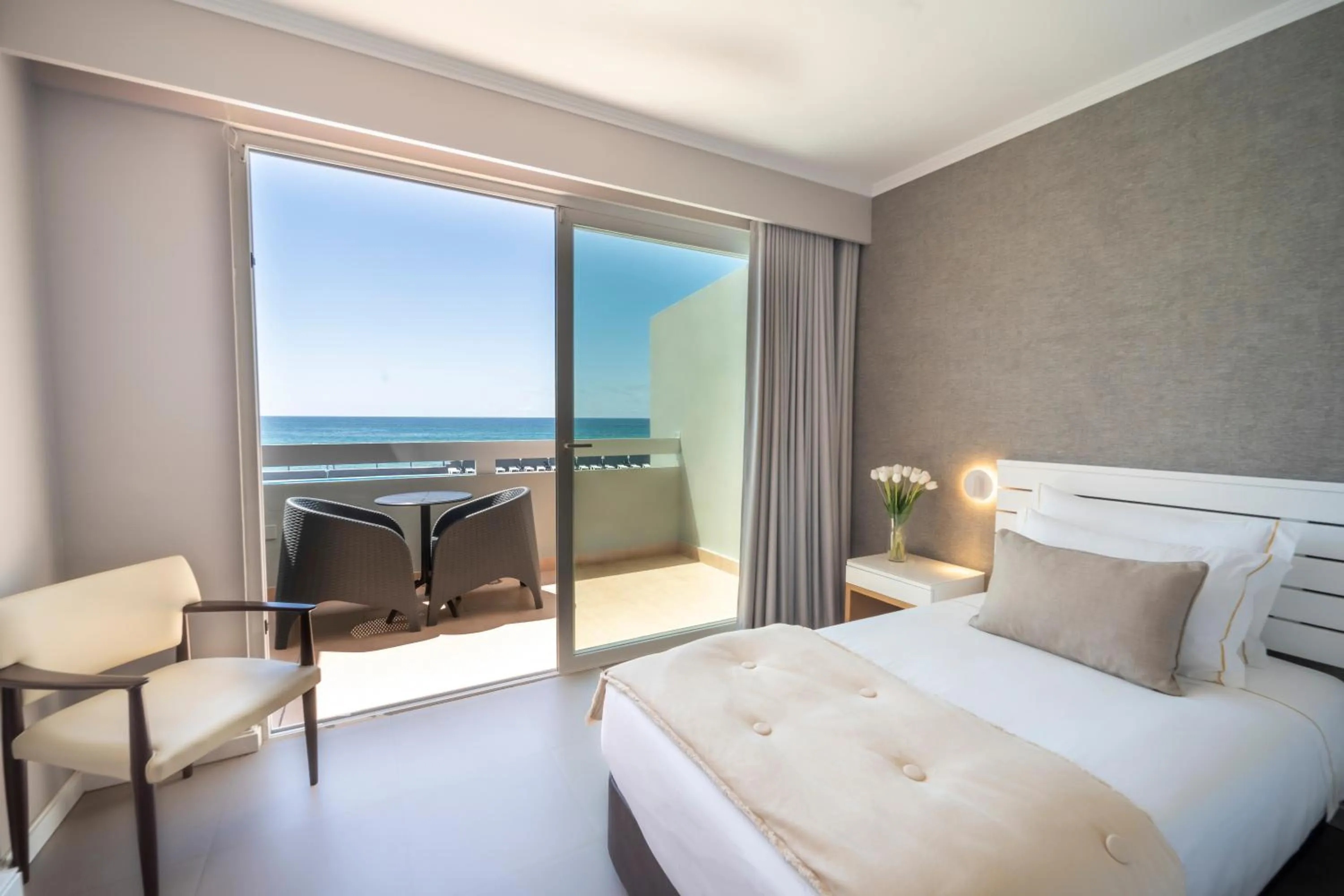 Twin or Double Room with Pool View and Balcony in Arribas Sintra Hotel