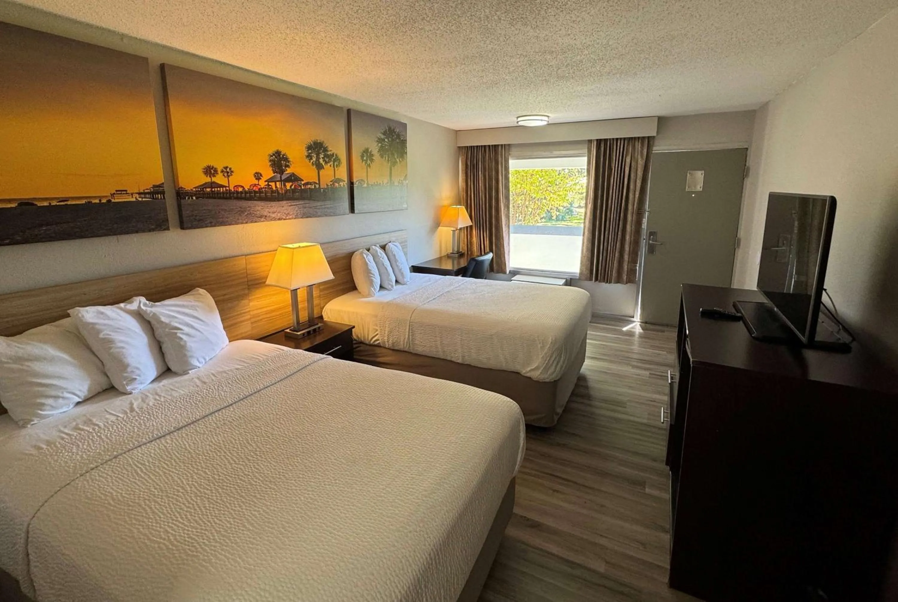 Double Room with Two Double Beds - Smoking in Days Inn by Wyndham Brooksville