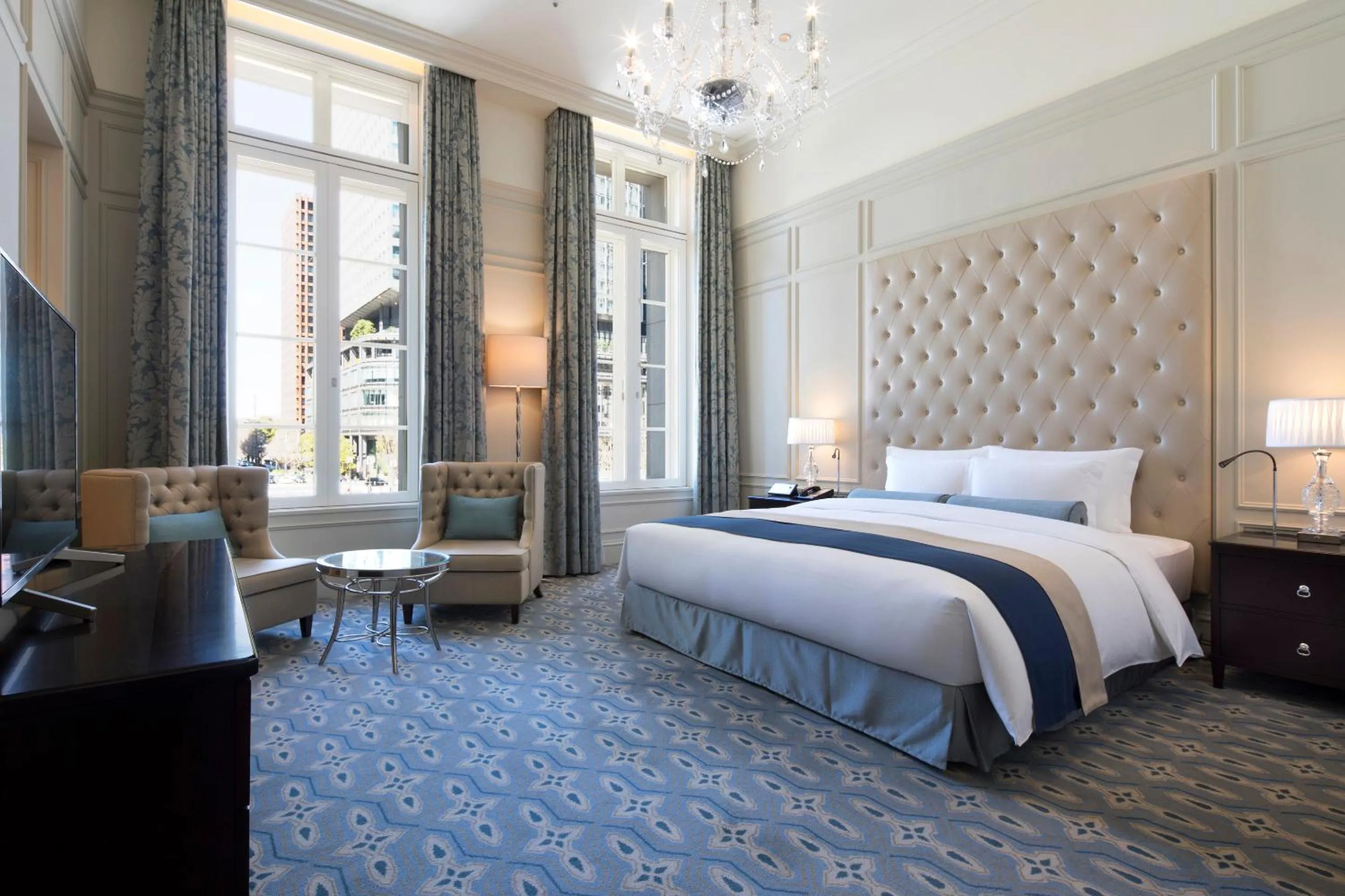 Palace View Premium Deluxe King Room - Non-Smoking  in The Tokyo Station Hotel