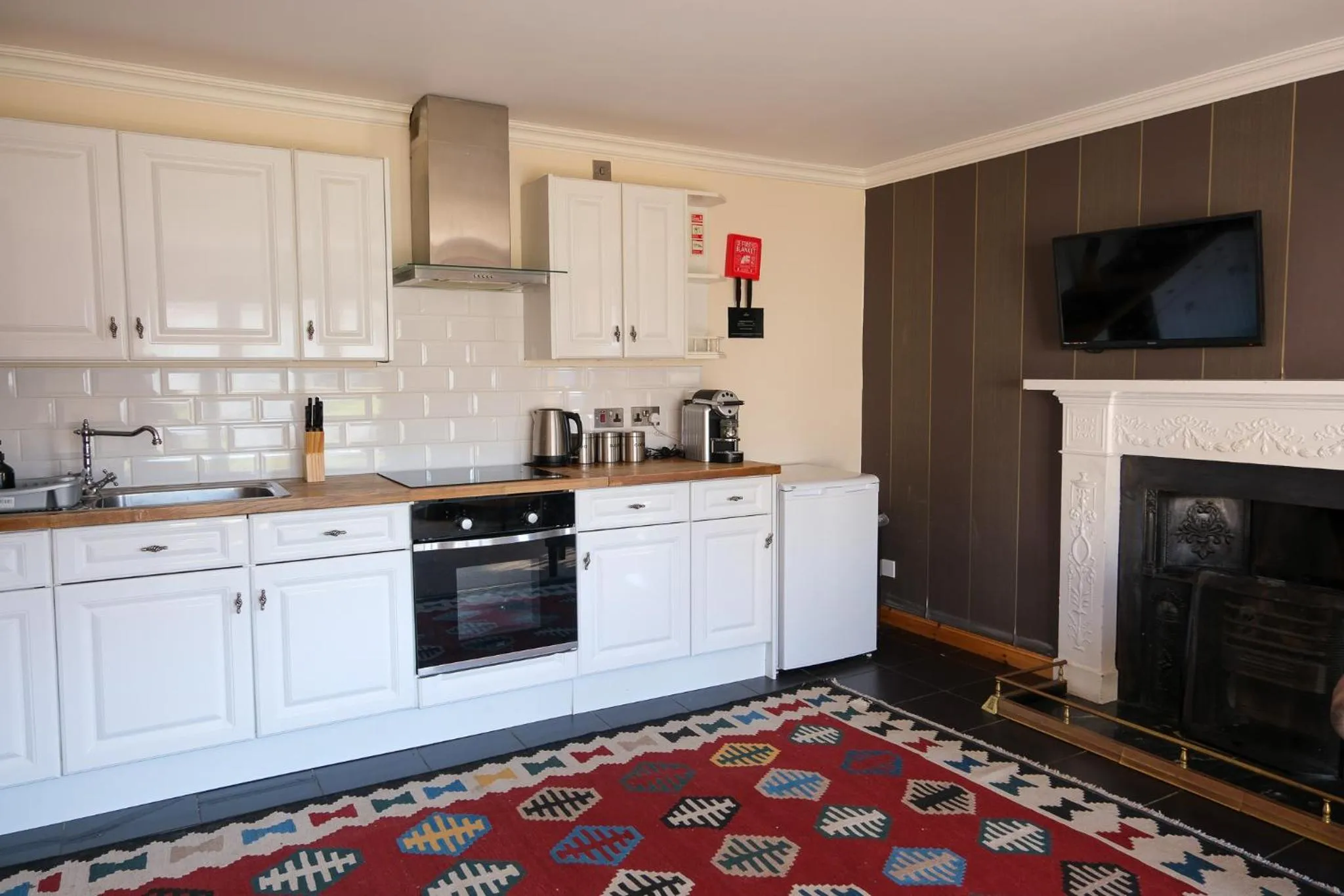 Family Apartment in The Glen Mhor Apartments
