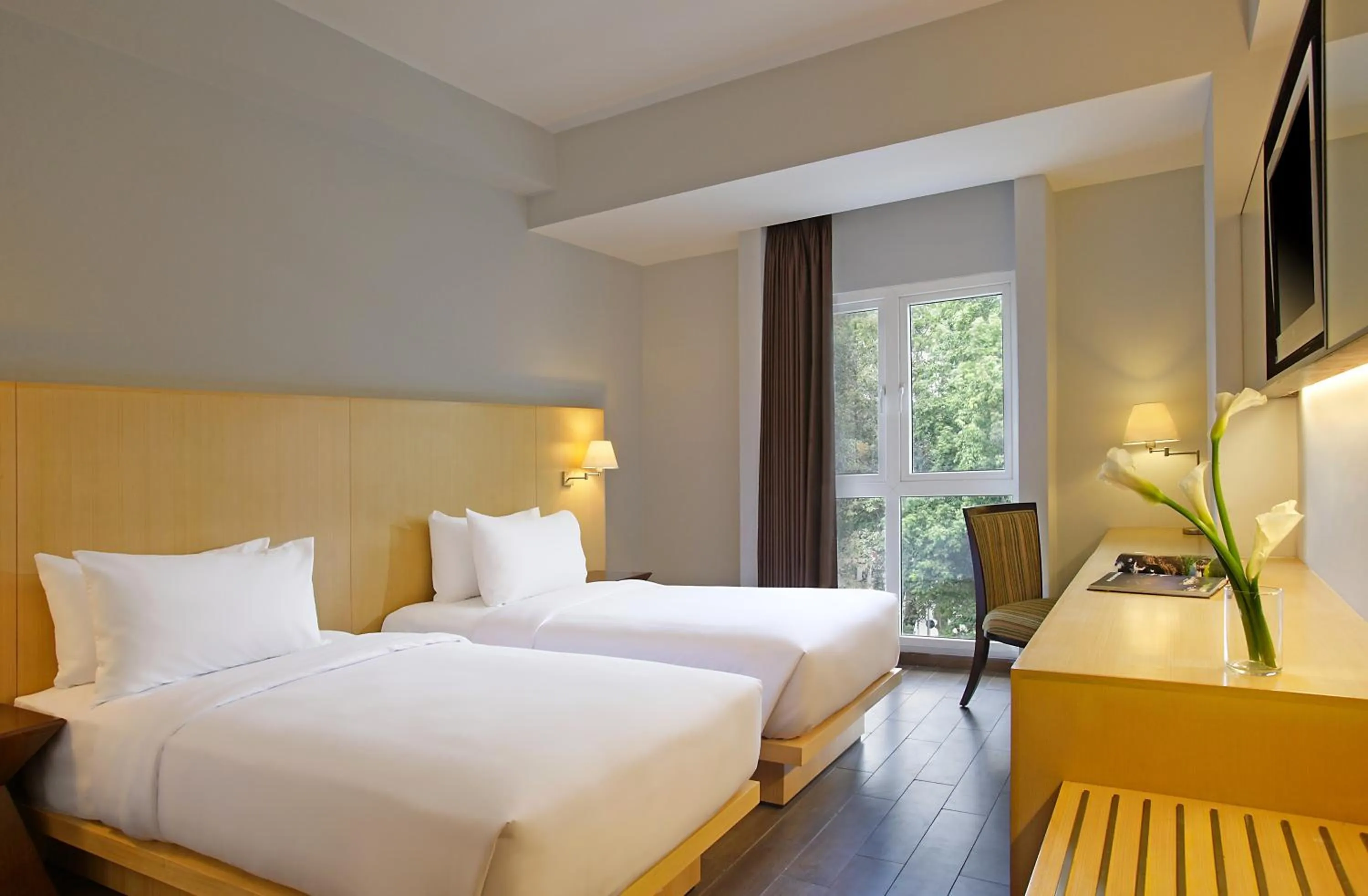 Superior Twin Room in Hotel Santika Mataram