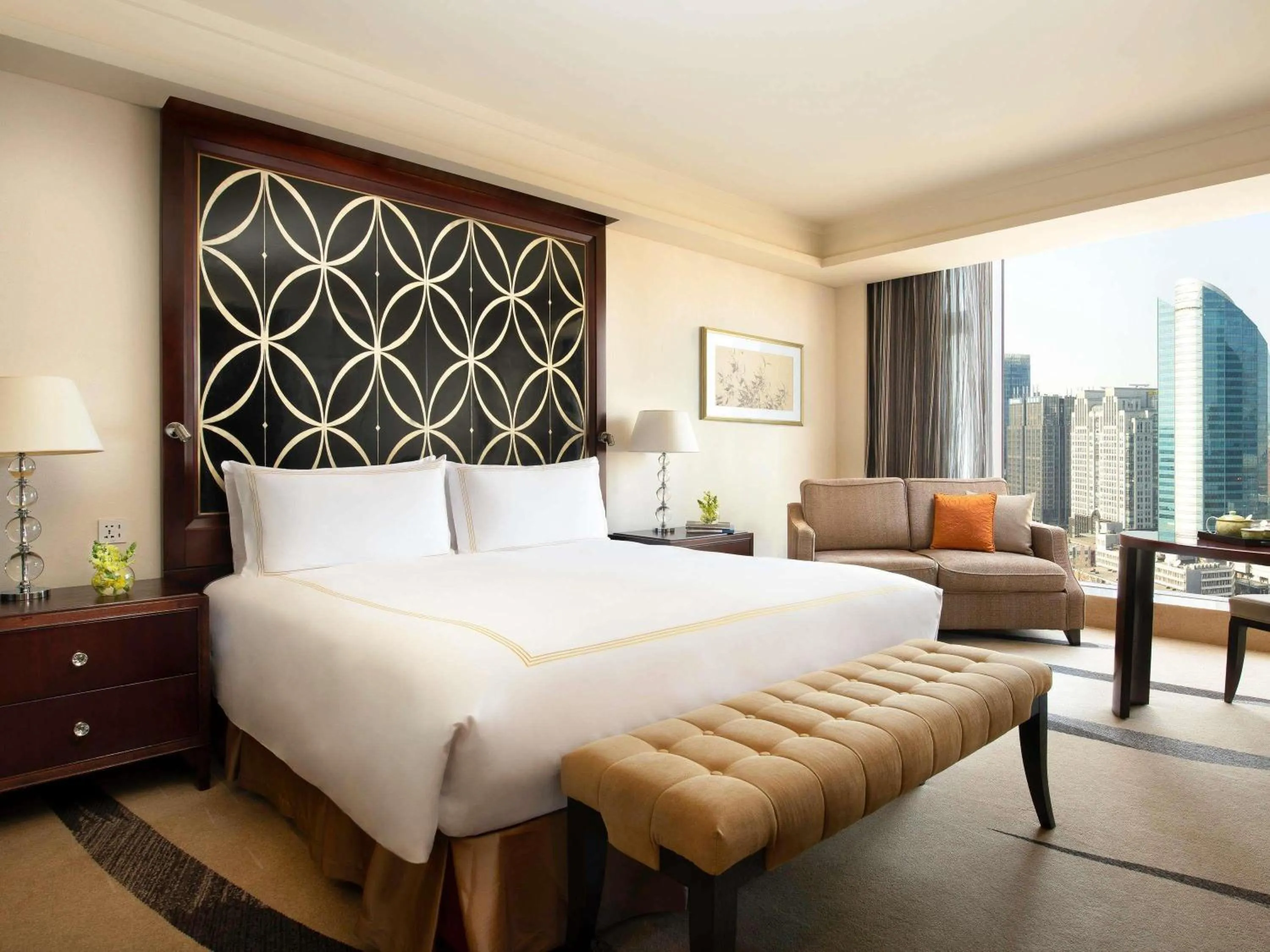 Deluxe King Room in Fairmont Beijing - 20 minutes to Forbidden City by metro