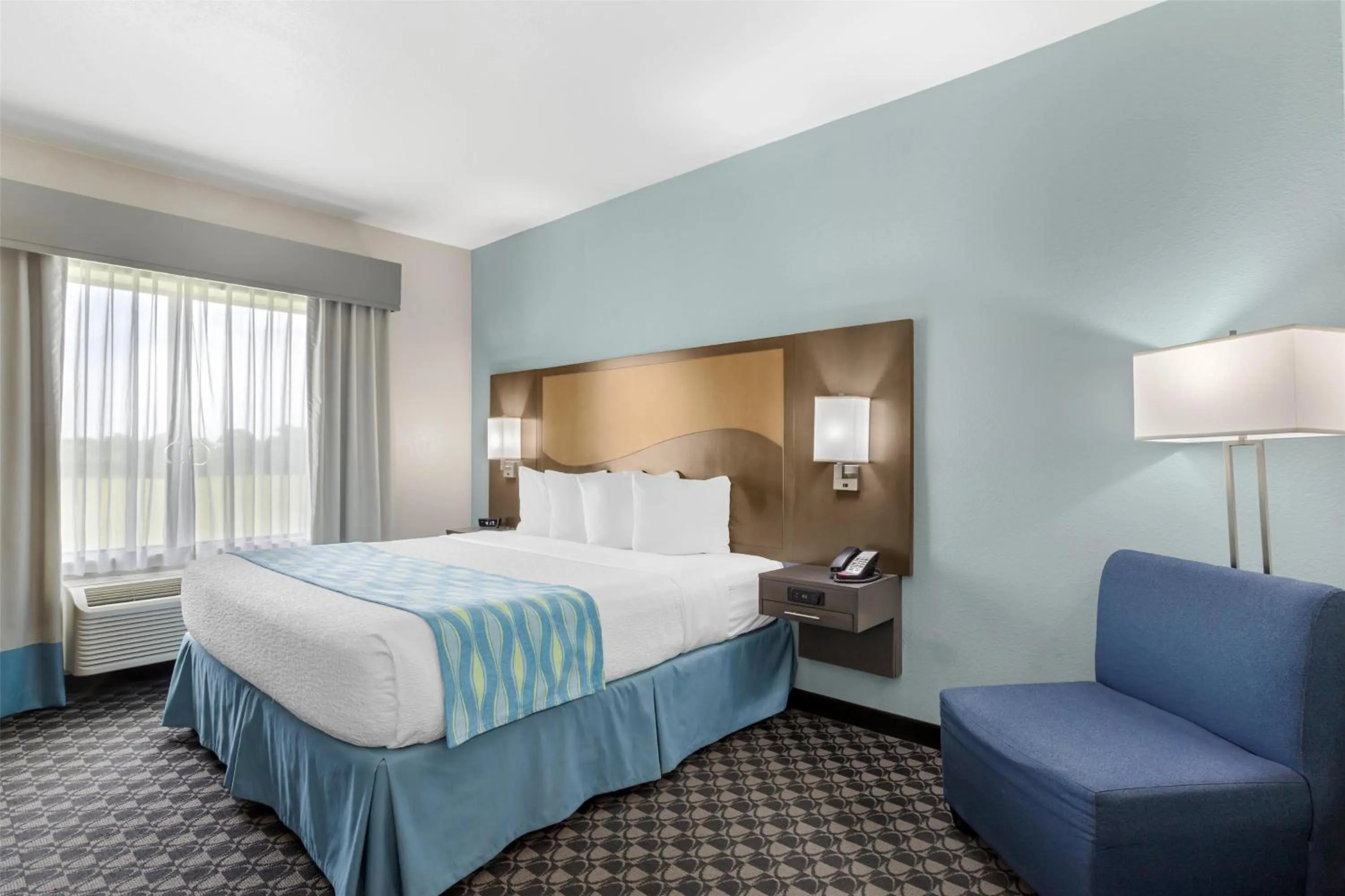 King Room - Disability Access in Best Western Plus Waller Hotel