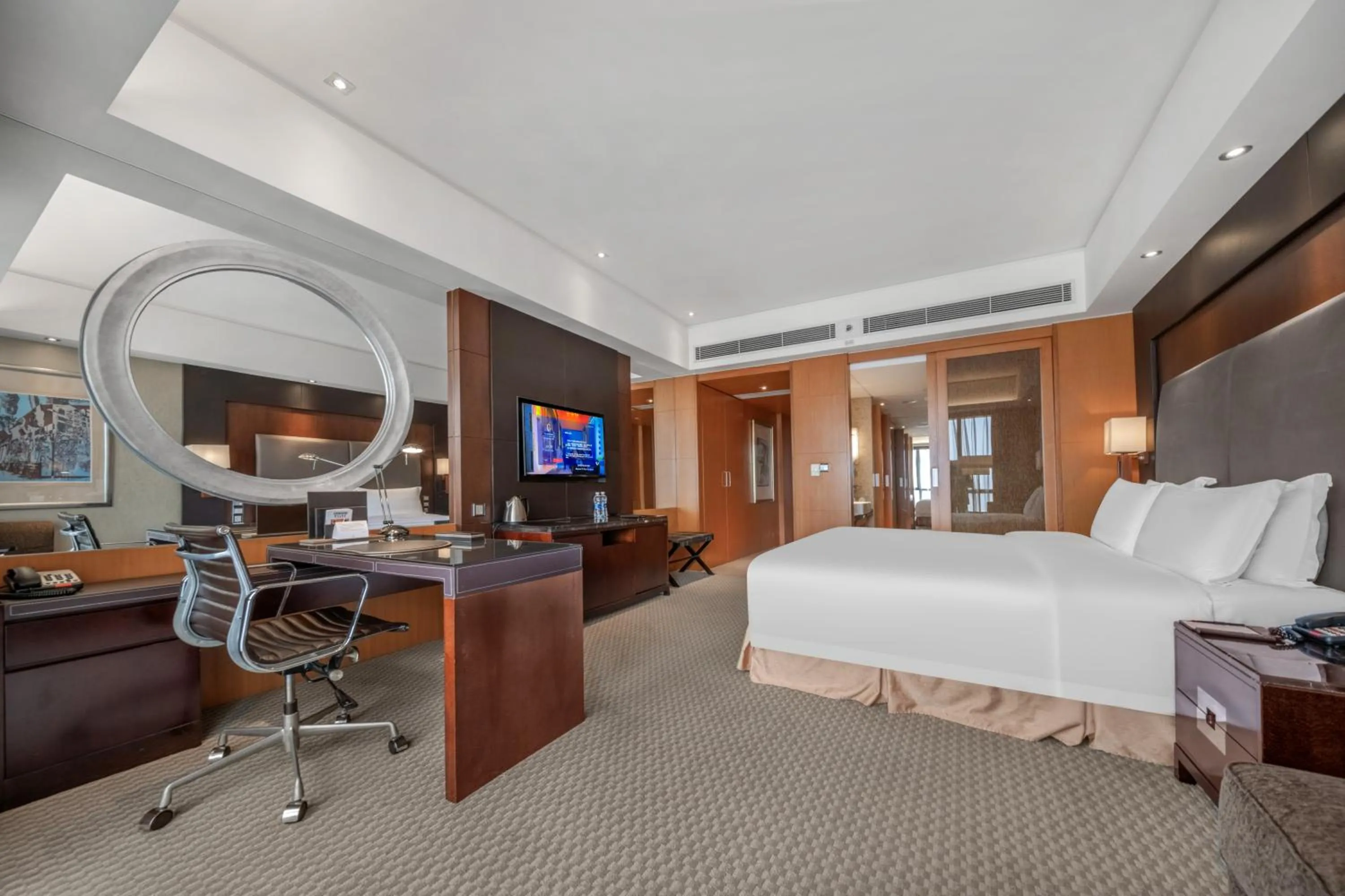 Deluxe King Room in Glenview ITC Plaza Chongqing