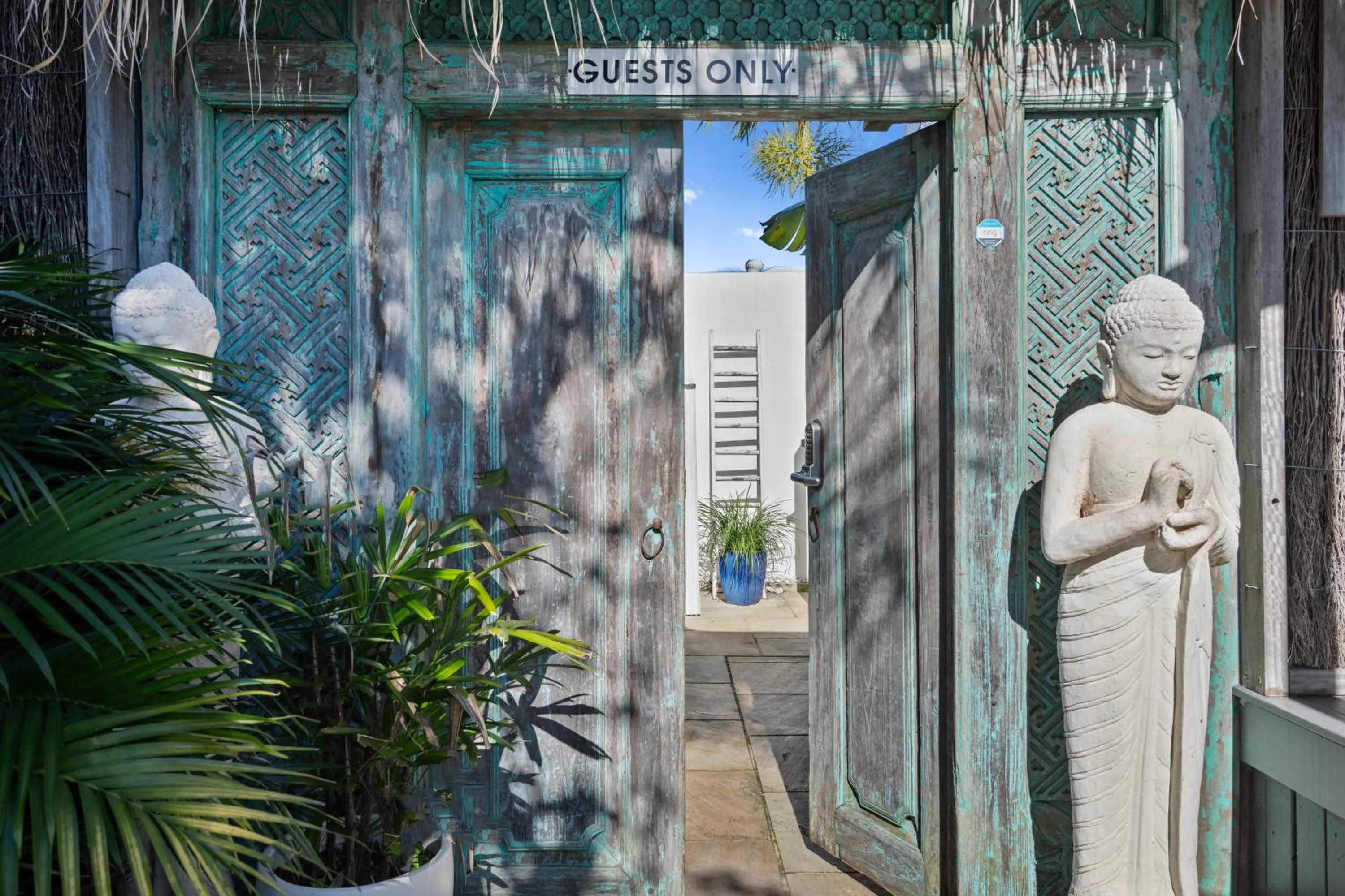 Deluxe King Room in Azur Byron Bay