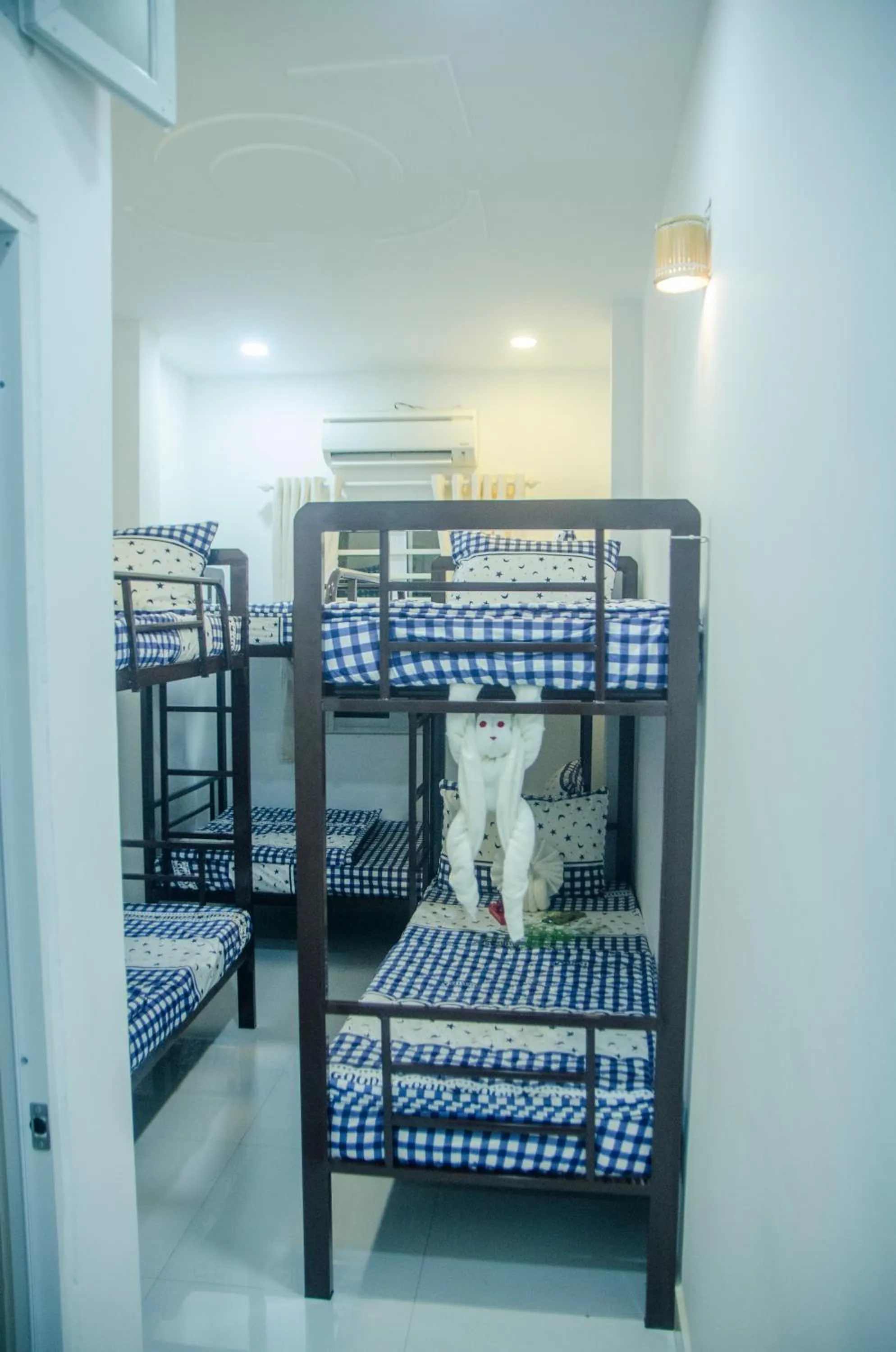 Bed in 6-Bed Mixed Dormitory Room in H Best Hostel Cafe SaiGon