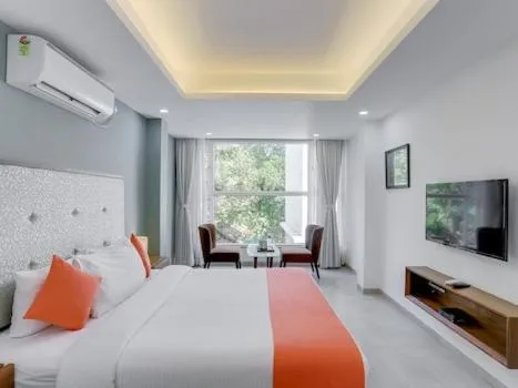 Suite with Bathtub in Okean De Goa Vagator