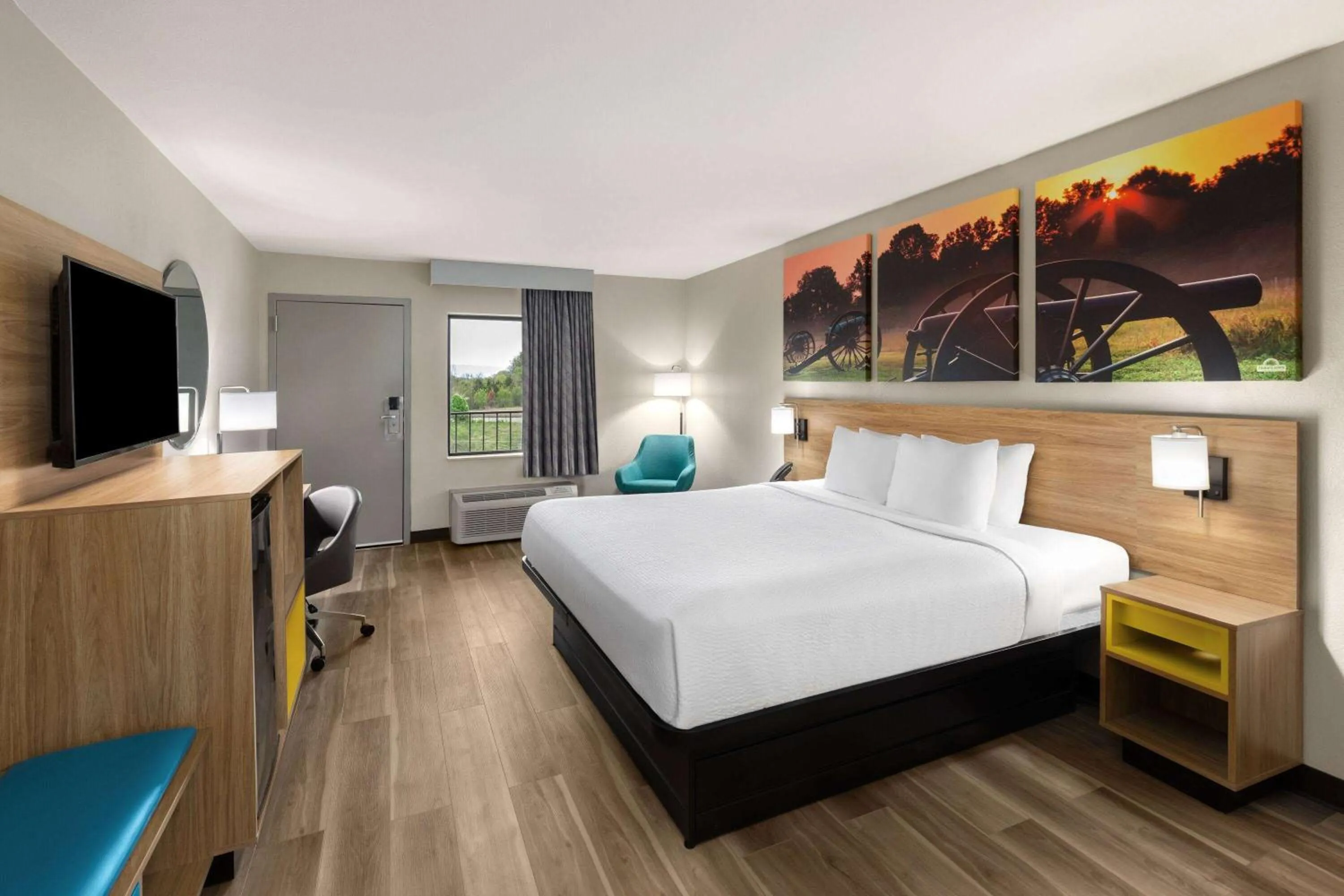 King Room - Non-Smoking in Days Inn by Wyndham Chattanooga Lookout Mountain West