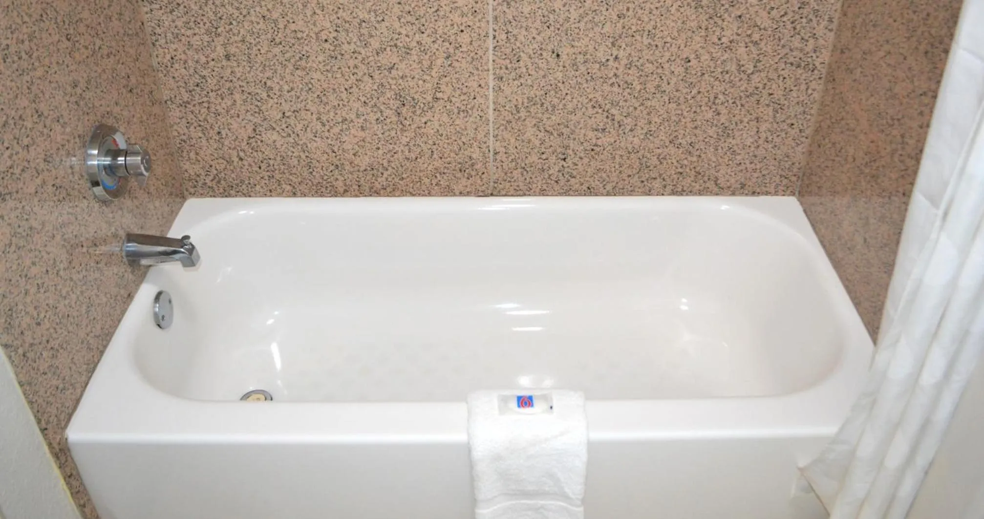 King Room with Roll-in Shower - Disability Access - Non-Smoking in Studio 6 Suites Chattanooga TN Lookout Mtn.