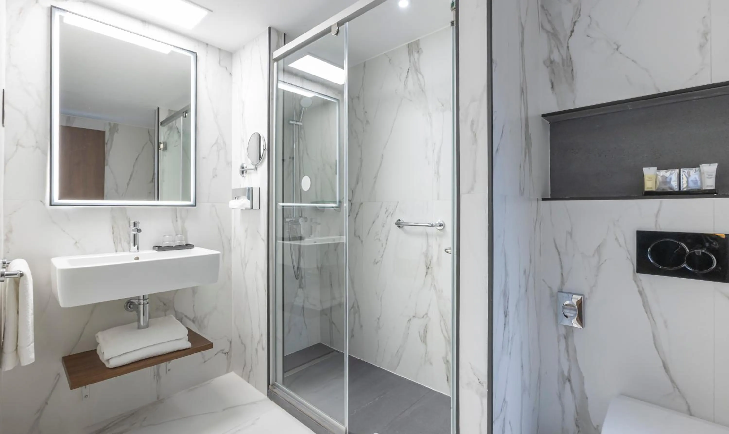 Deluxe King Room in Riu Plaza The Gresham Dublin