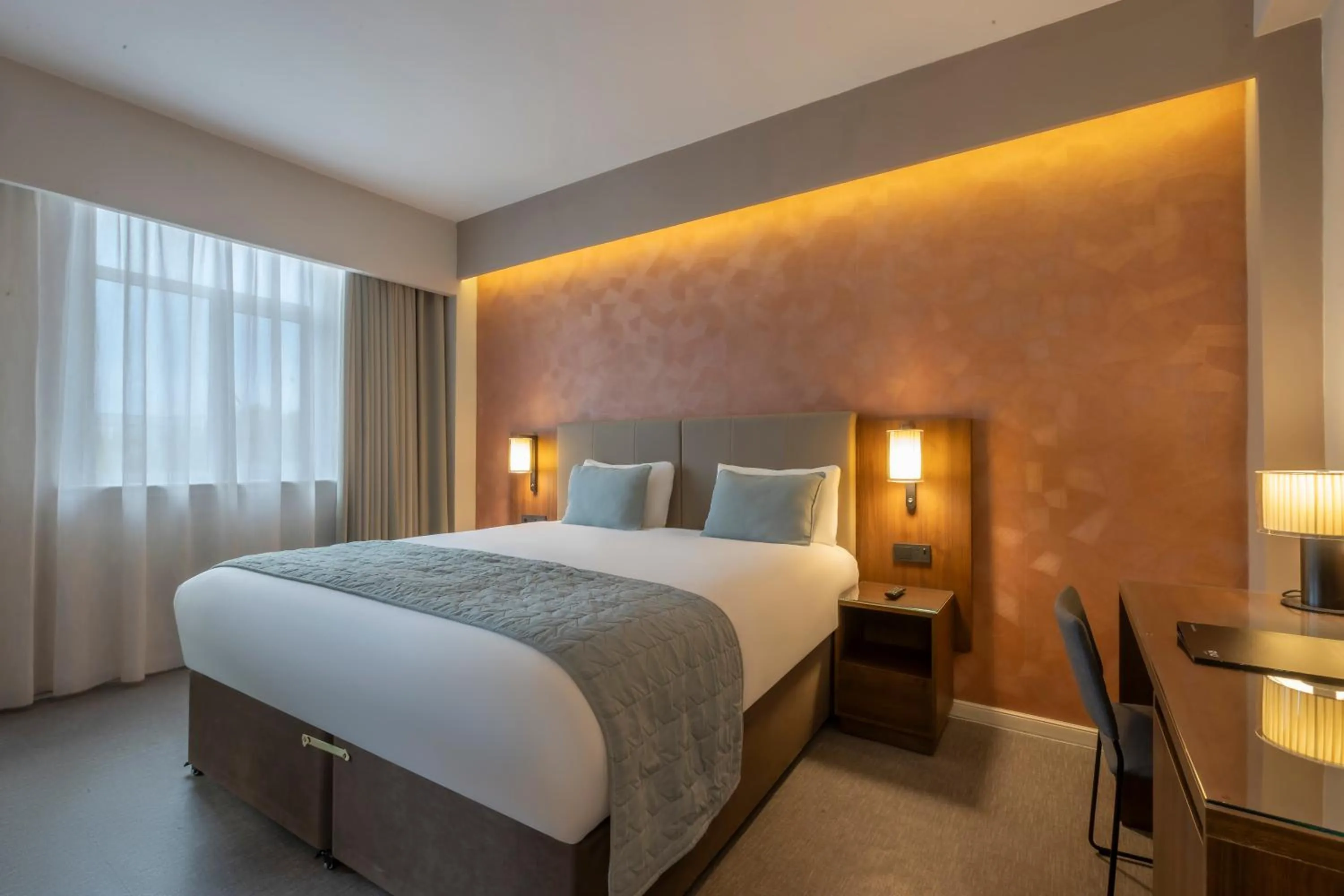 Standard King Room in Riu Plaza The Gresham Dublin