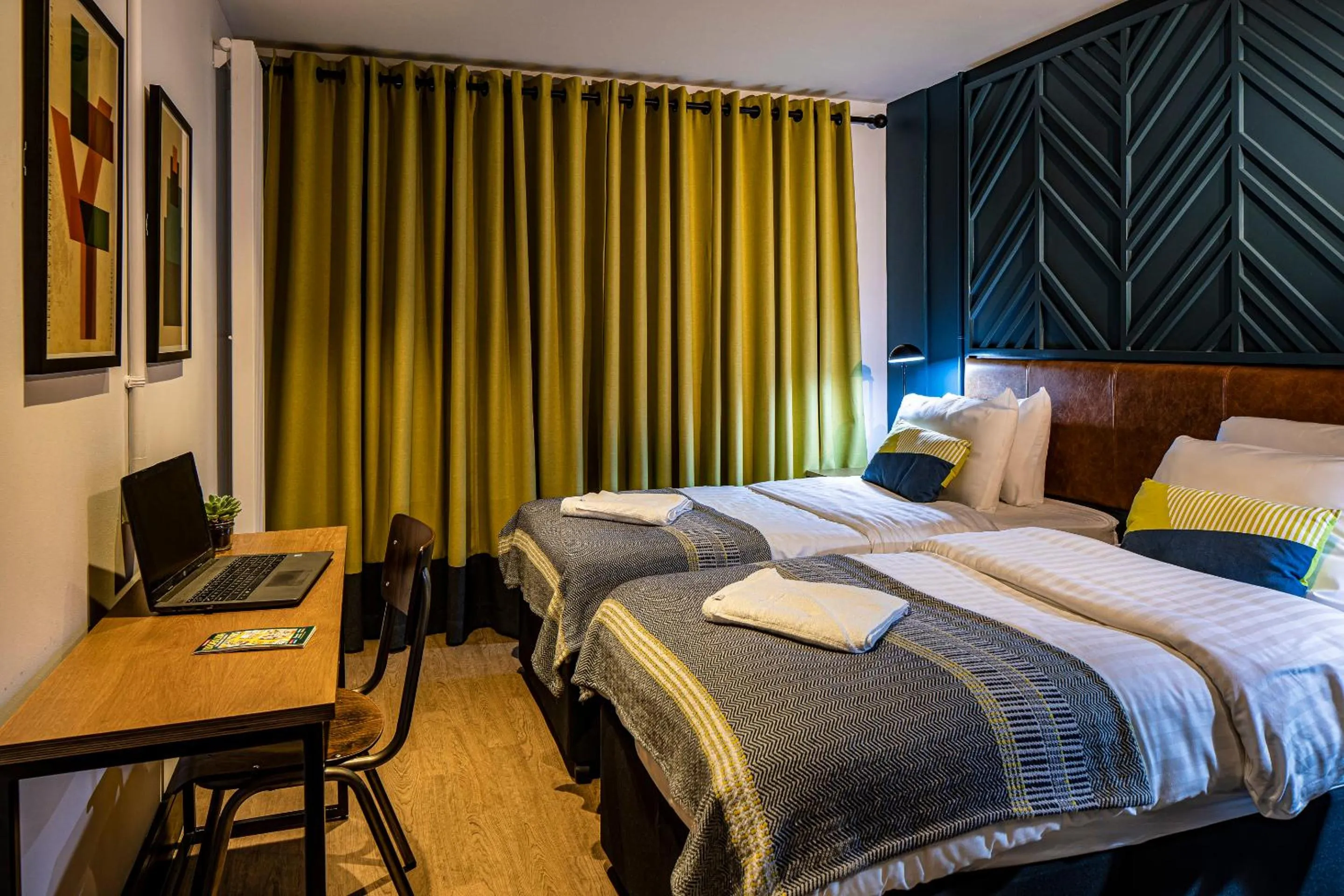 Deluxe Twin Room in Latroupe Jacobs Inn