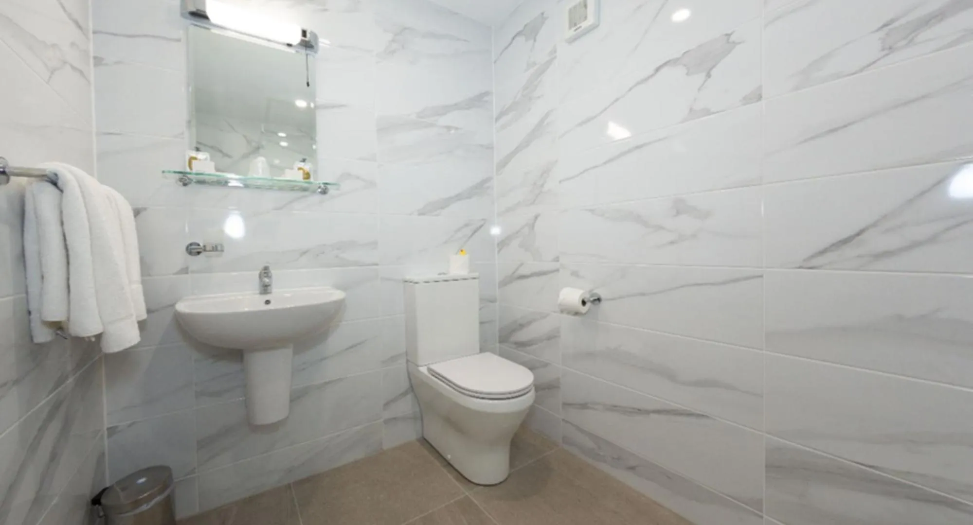 Small Double Room in Commodore Hotel