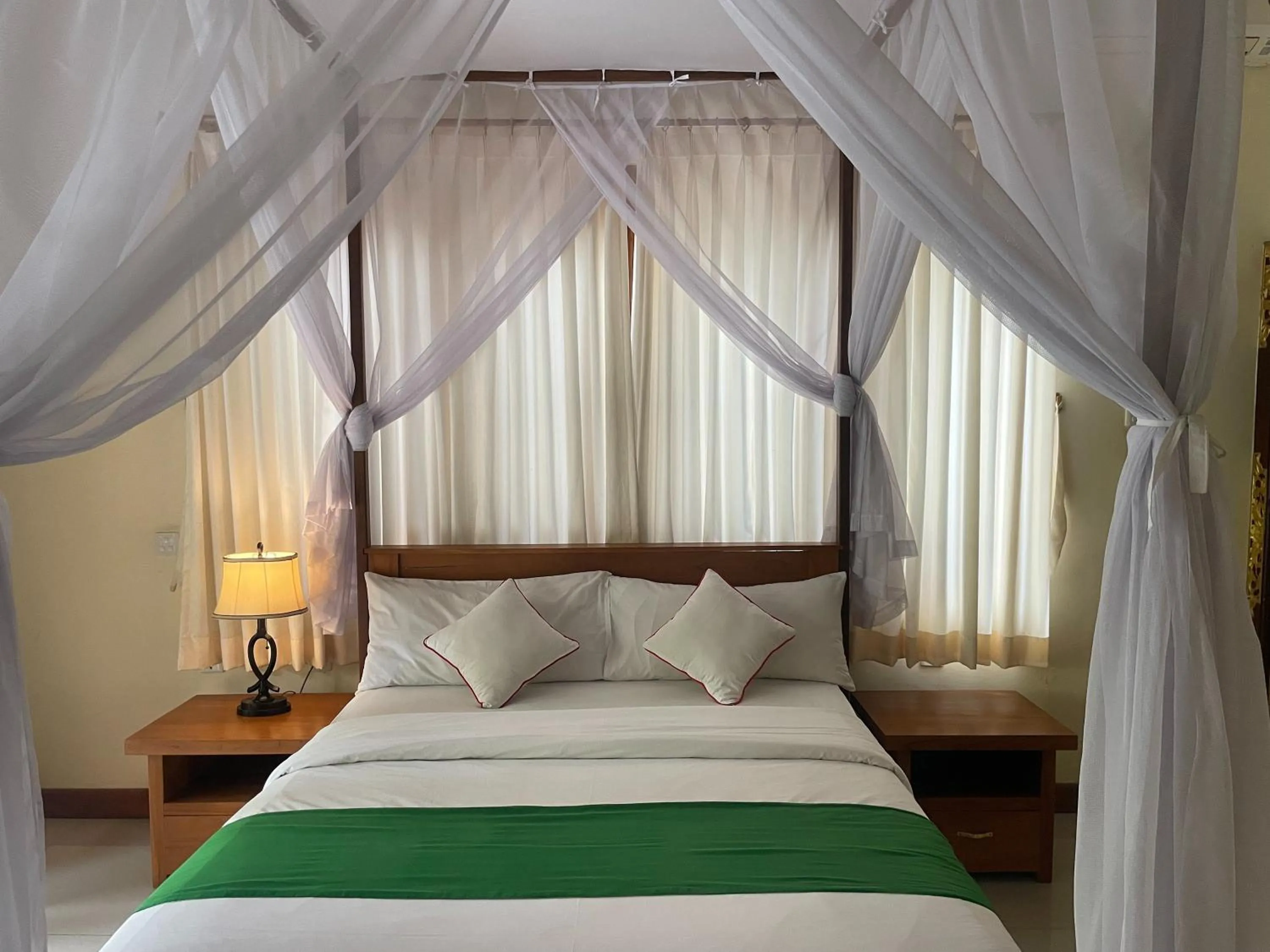 Superior Twin Room in Graha Madesimon