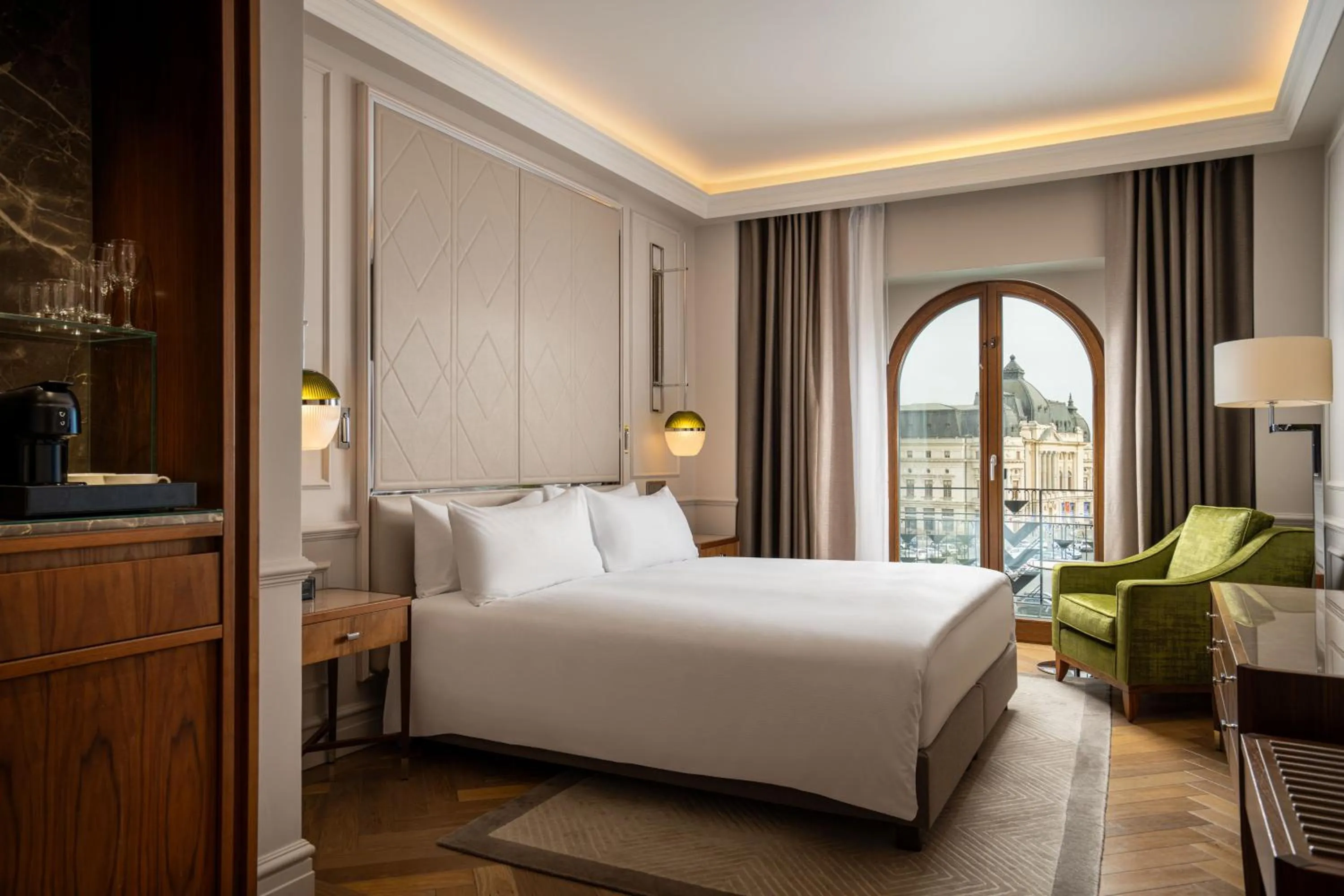 Classic King Room with Balcony in InterContinental Athenee Palace Bucharest by IHG