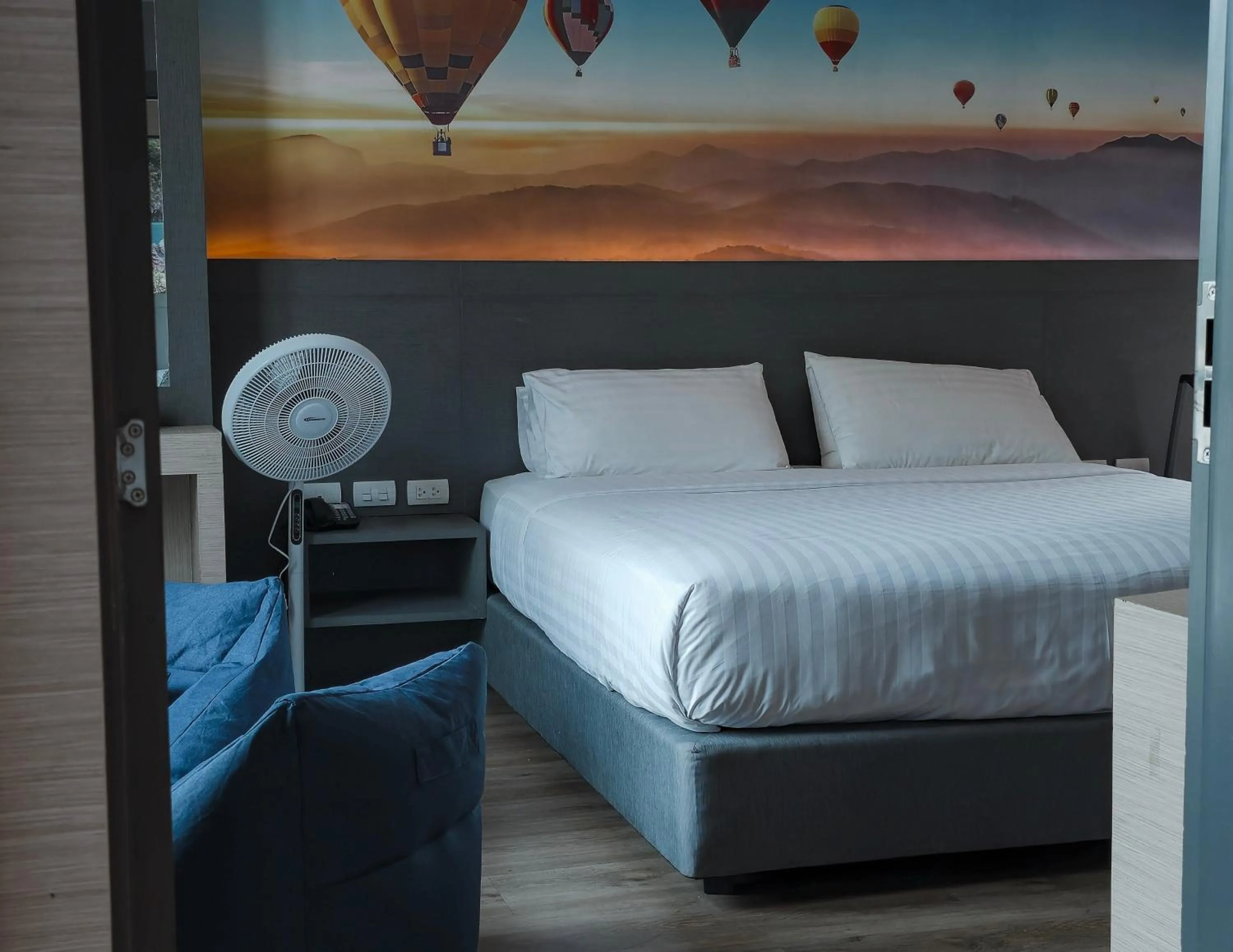 Deluxe Room in Hyde Park Hotel Bangkok