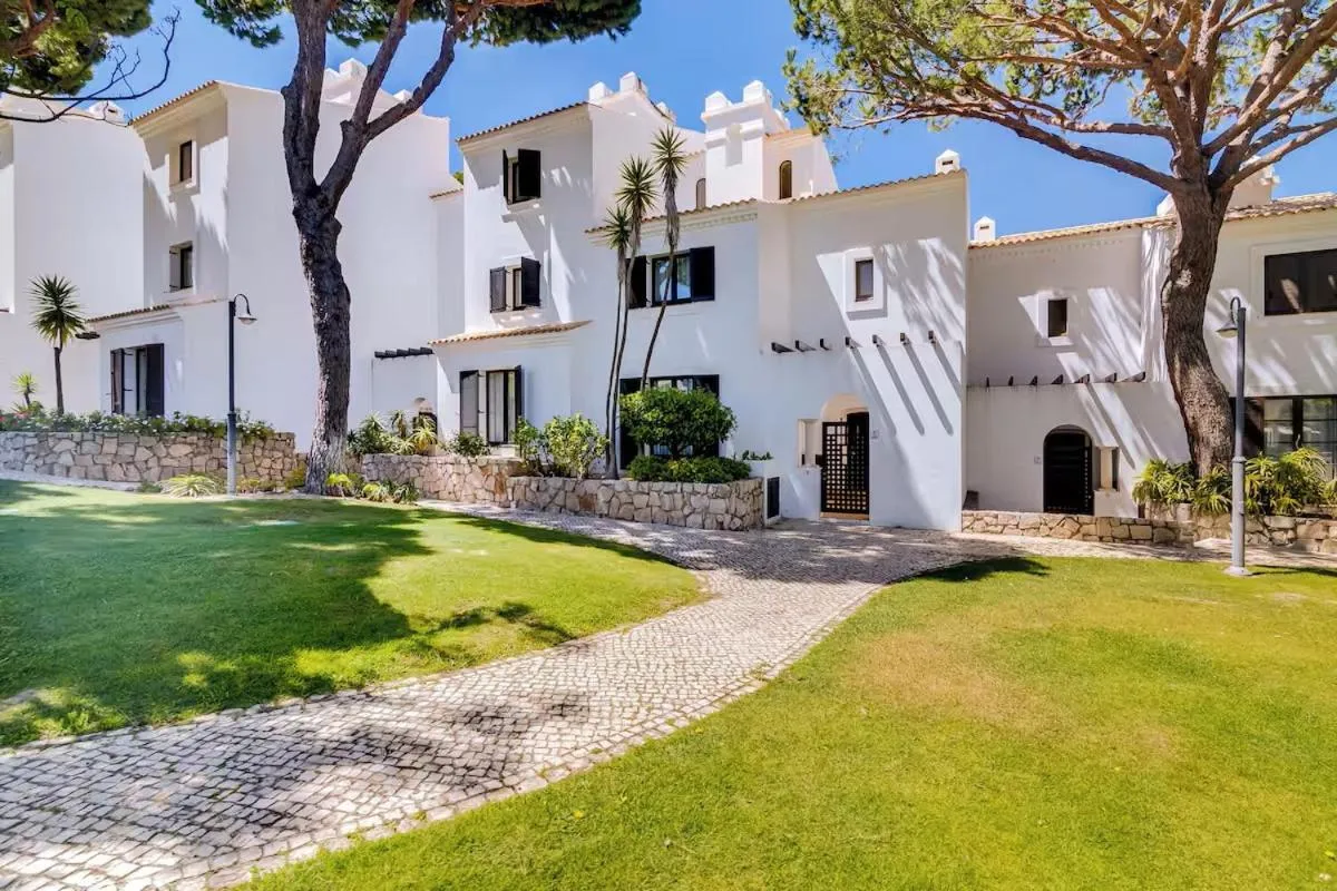 Deluxe Three-Bedroom Townhouse in Pine Cliffs Village