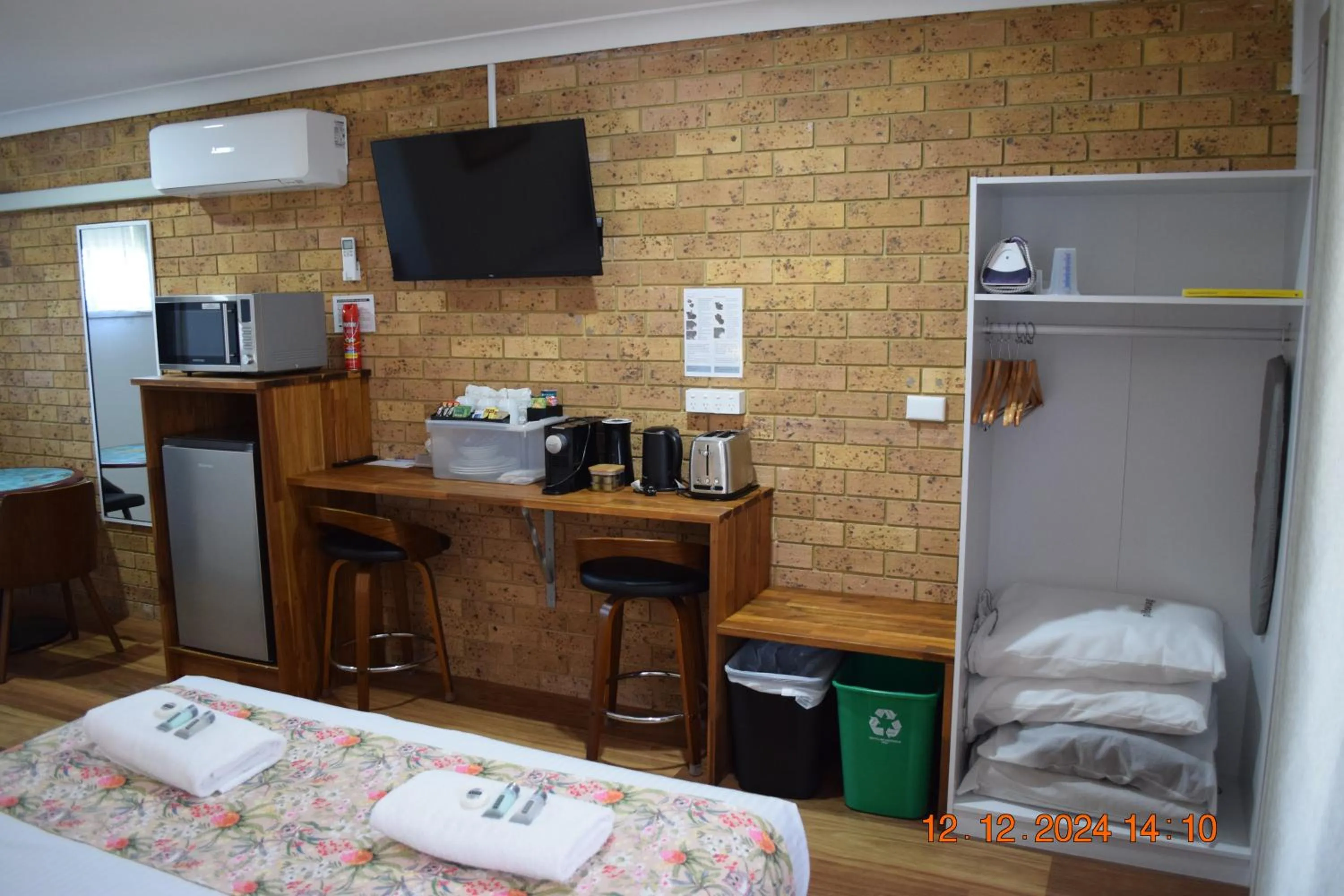 Standard Twin Room (3 Adults) in Taree Country Motel