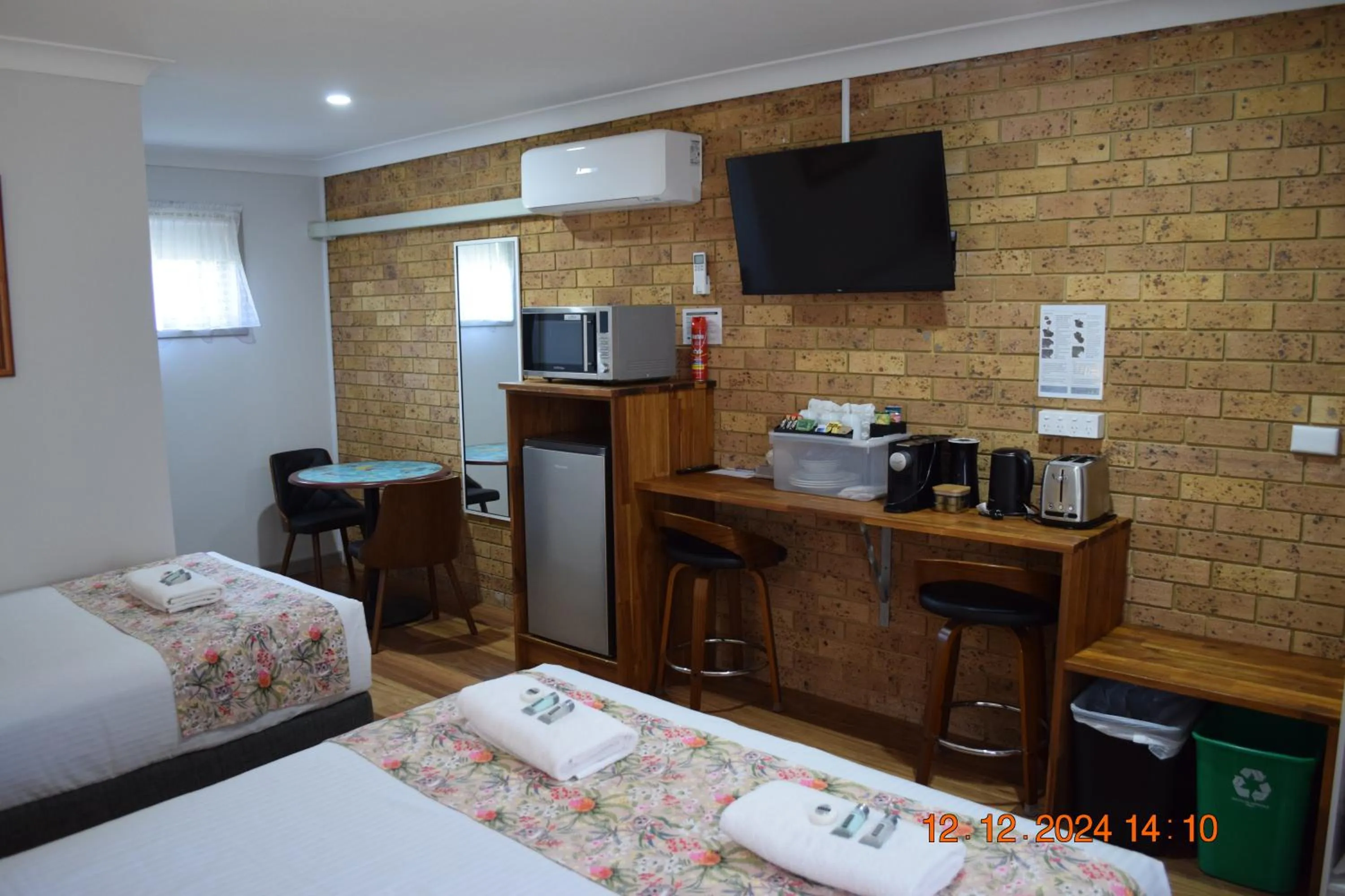 Standard Twin Room (3 Adults) in Taree Country Motel