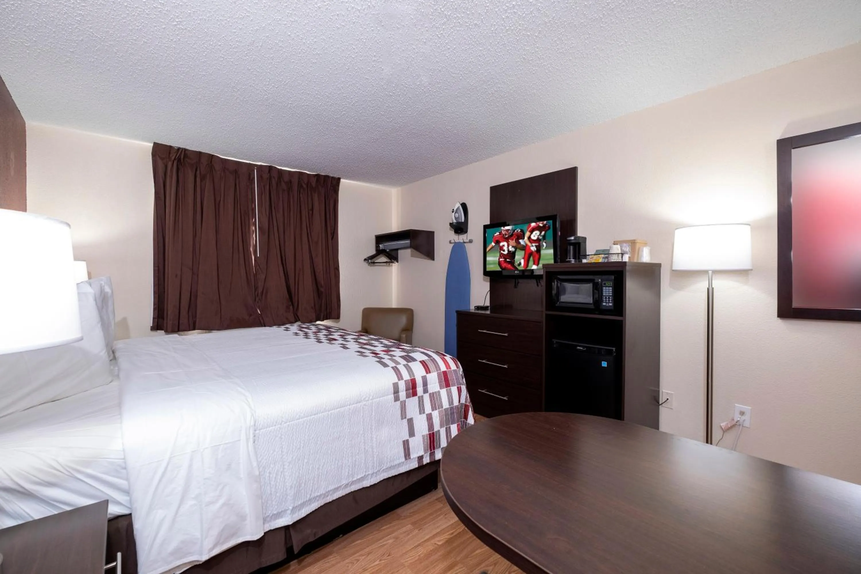 Superior King Room Non-Smoking in Red Roof Inn Norfolk - Portsmouth