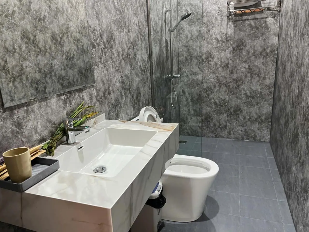 Queen Room with Sea View in Areca Bungalow