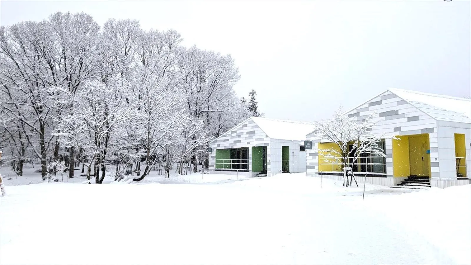 Holiday House Green Garden
