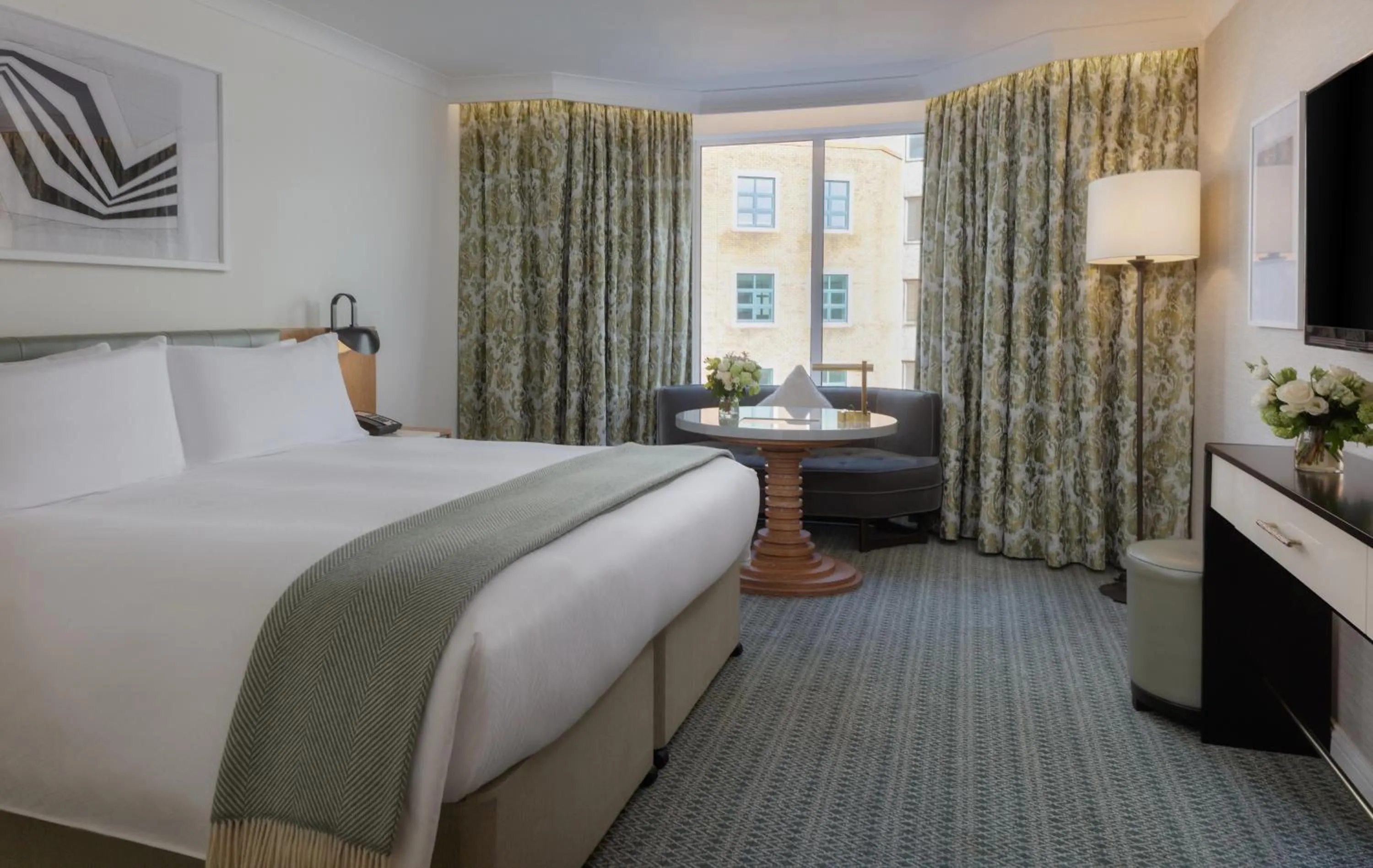 Deluxe King Room in Conrad Dublin