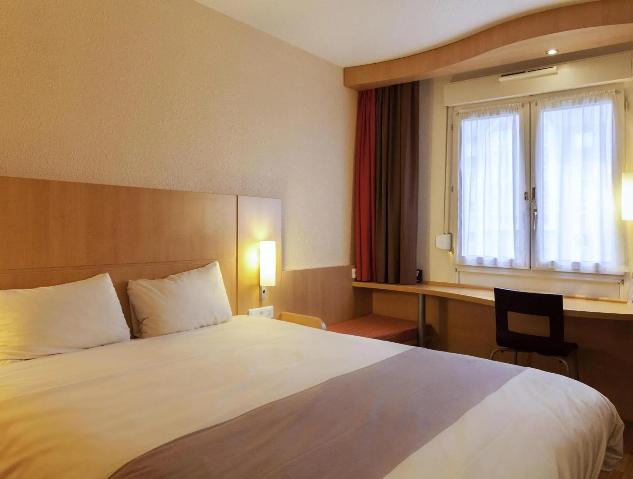 Standard Double Room in ibis Alençon