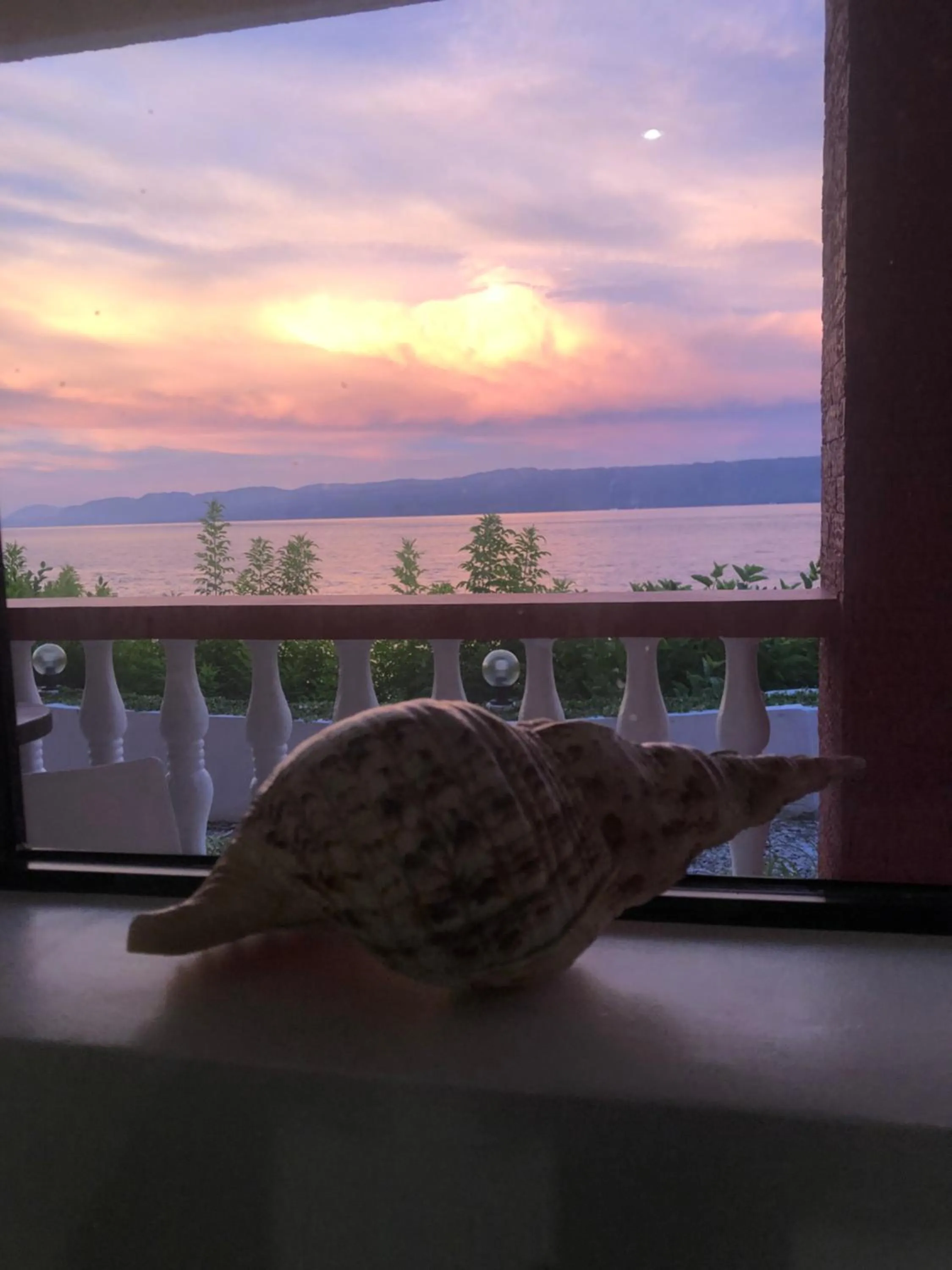 Family Room with Sea View in Wuthering Heights Bed & Breakfast by the Sea