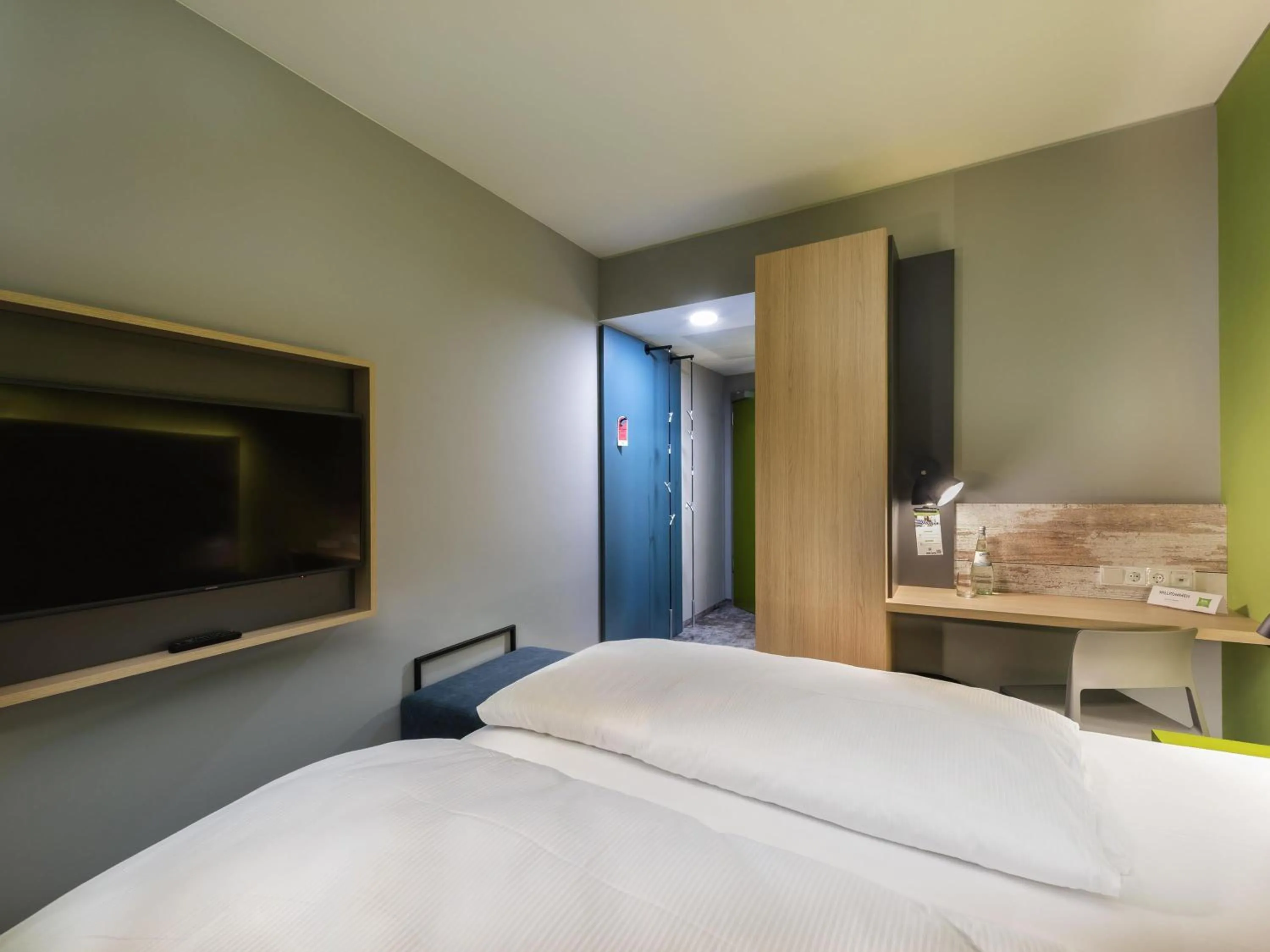 Standard Double Room in ibis Styles Stuttgart Vaihingen