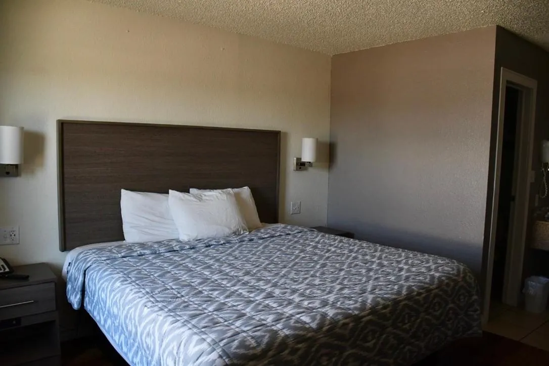 King Room with Spa Bath in Lockhart Inn