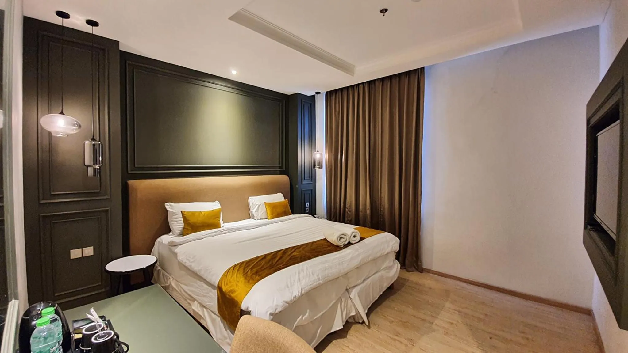 Deluxe King Room in Hotel Shalva Jakarta