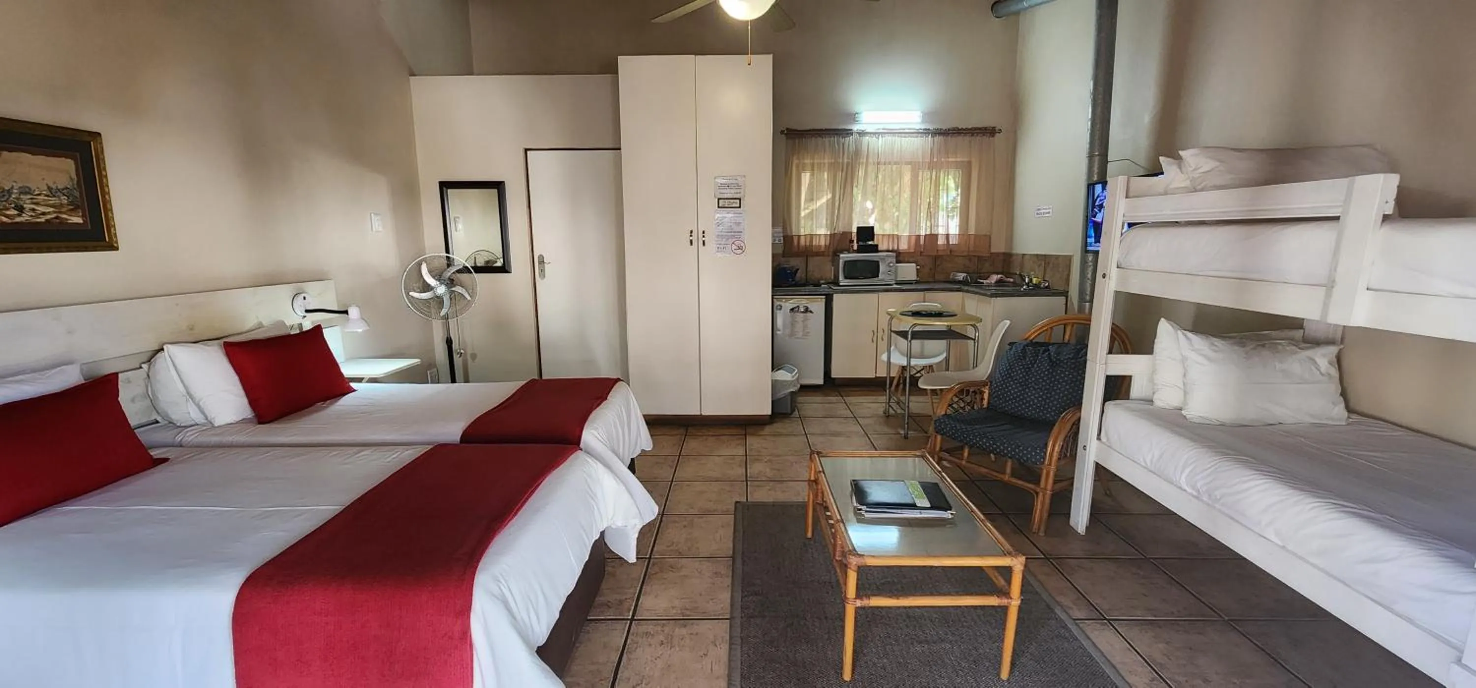 Twin Room - single occupancy in B My Guest