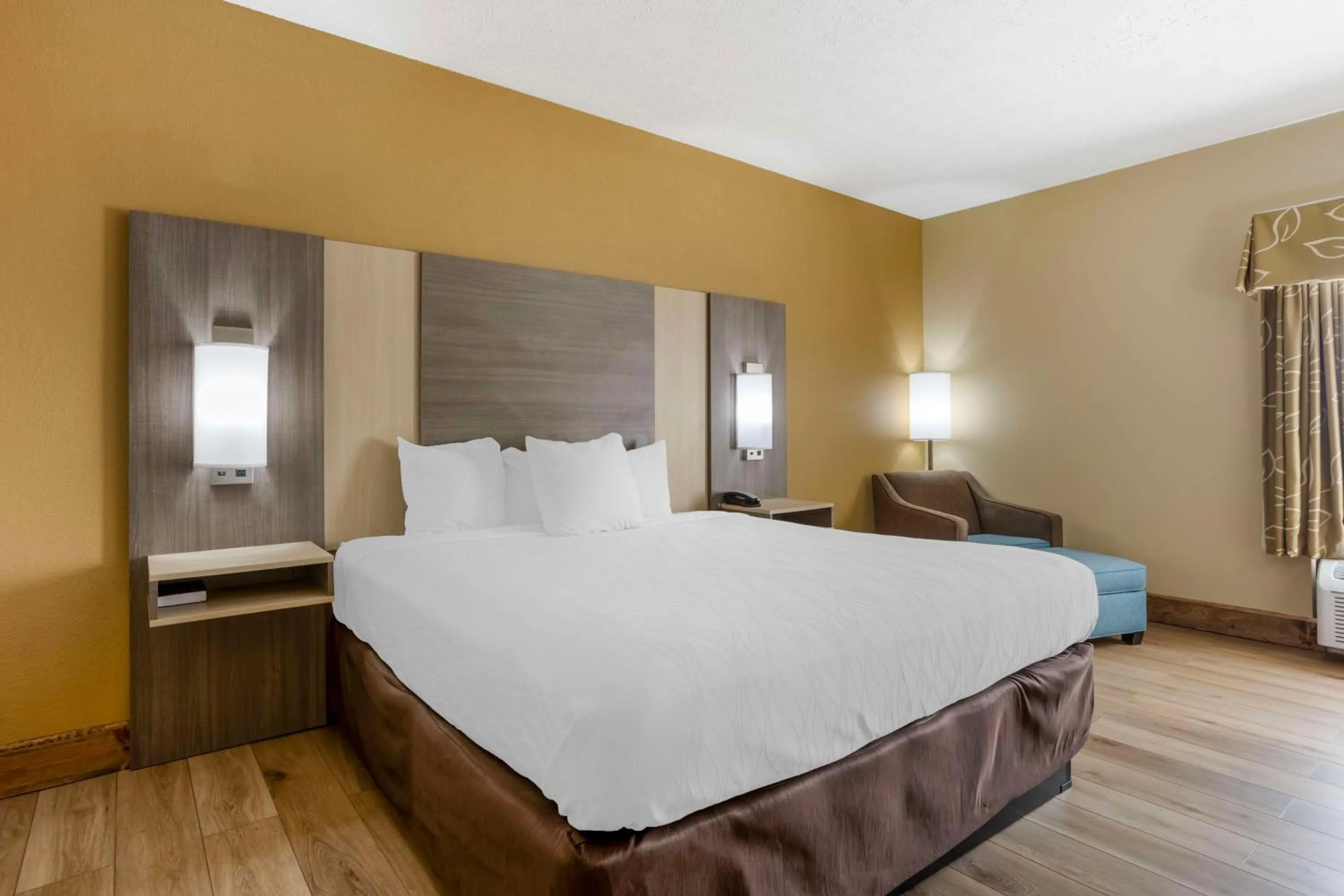 King Room - Disability Access/Non-Smoking in Best Western Plus Springfield Airport Inn