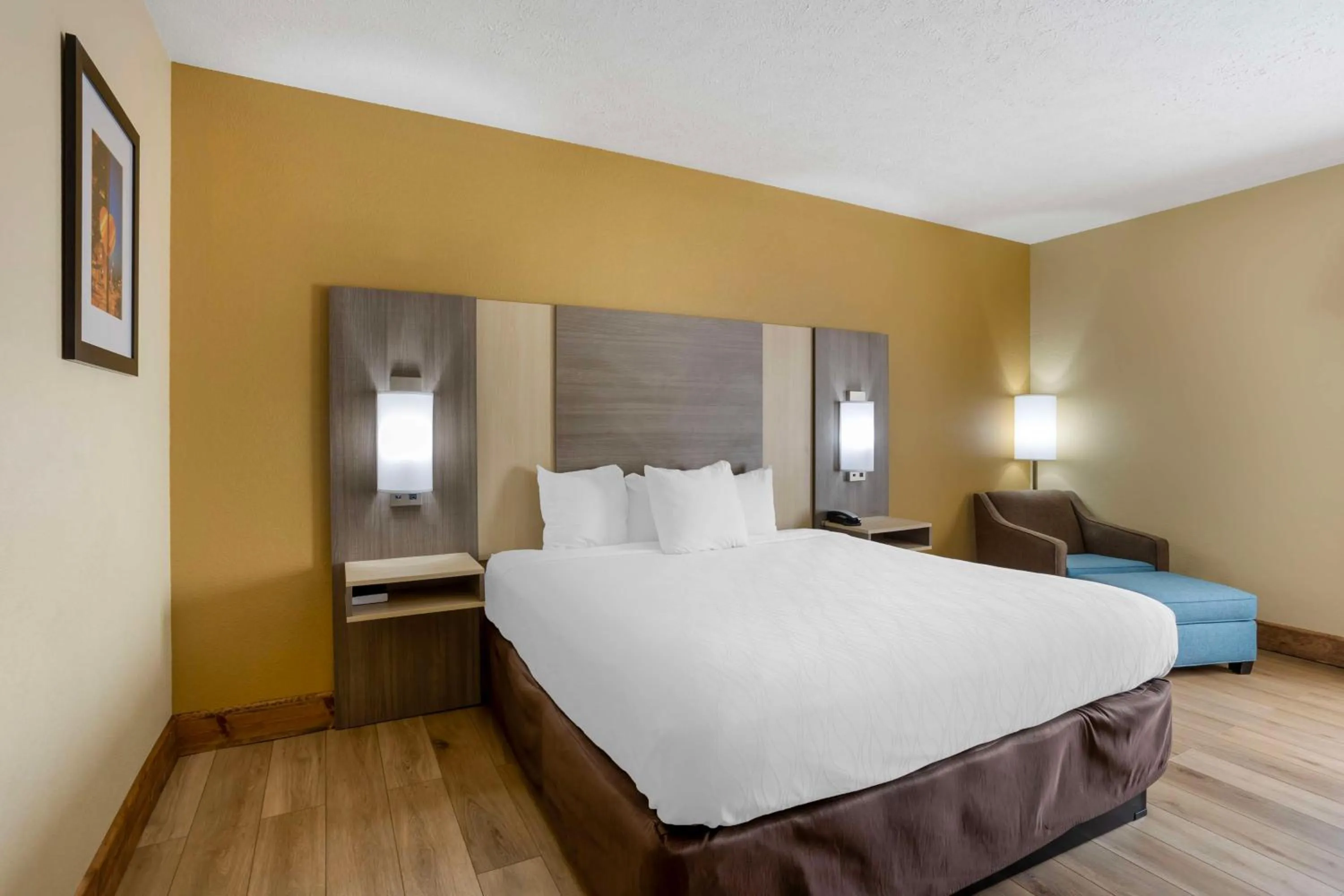 King Room - Non-Smoking in Best Western Plus Springfield Airport Inn