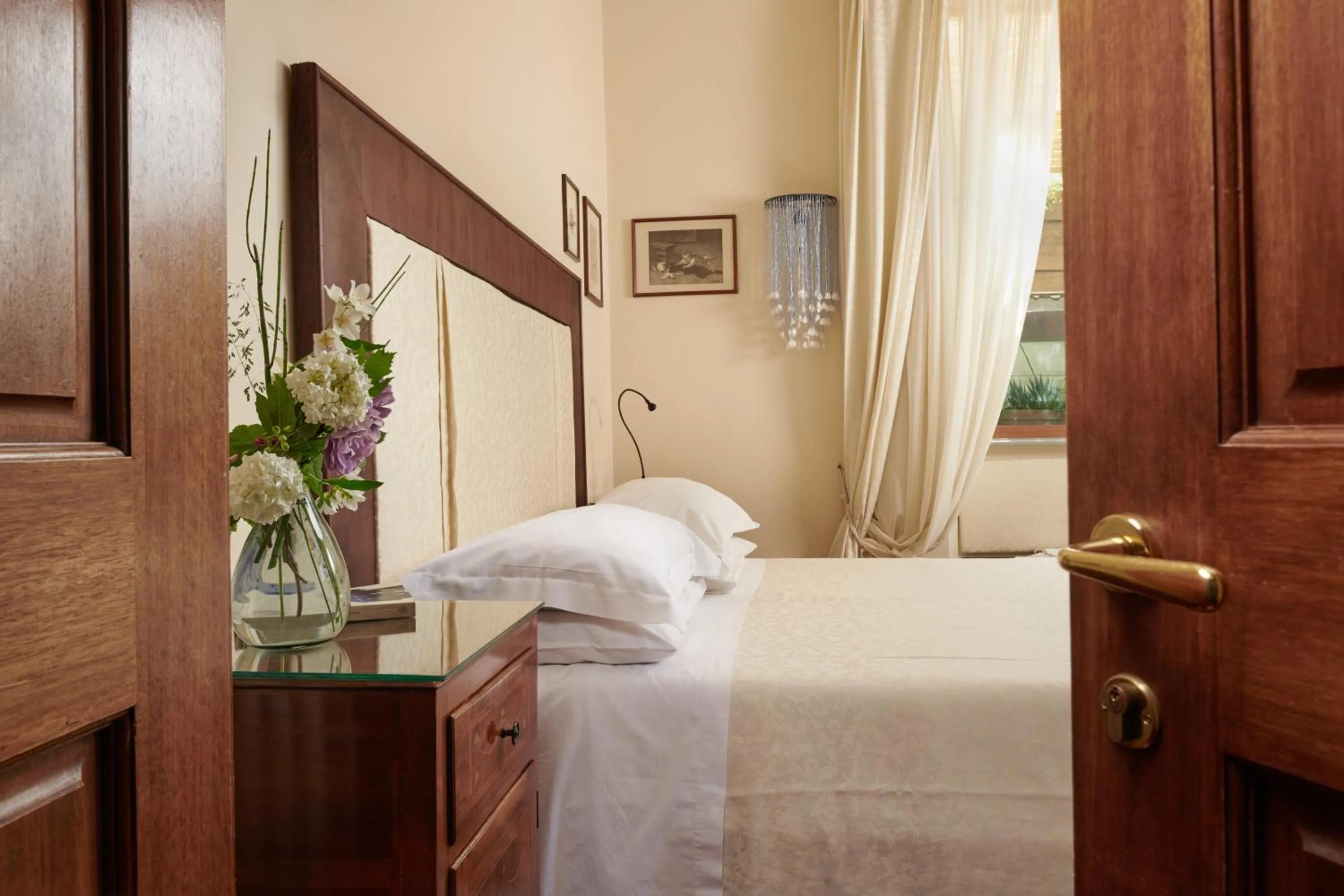 Superior Double Room with Terrace - single occupancy in Palm Gallery Hotel