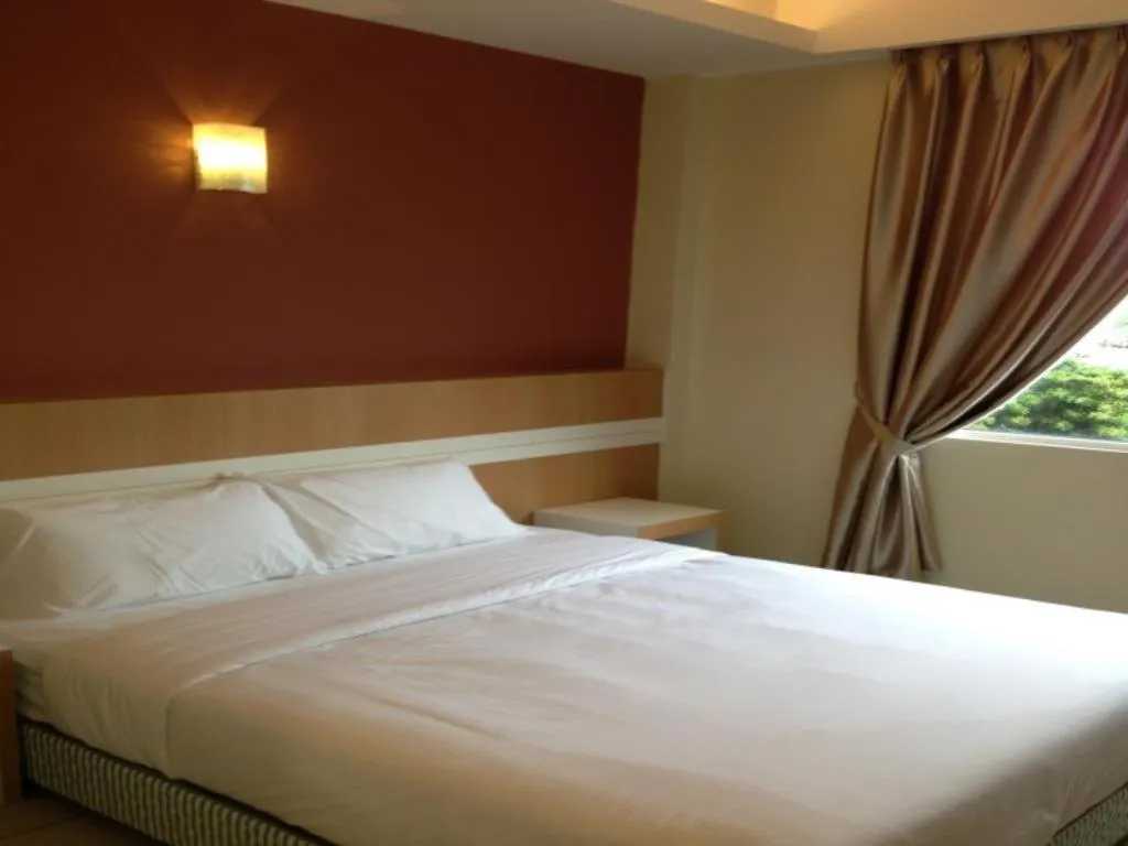 Deluxe Queen Room in Caspari Hotel