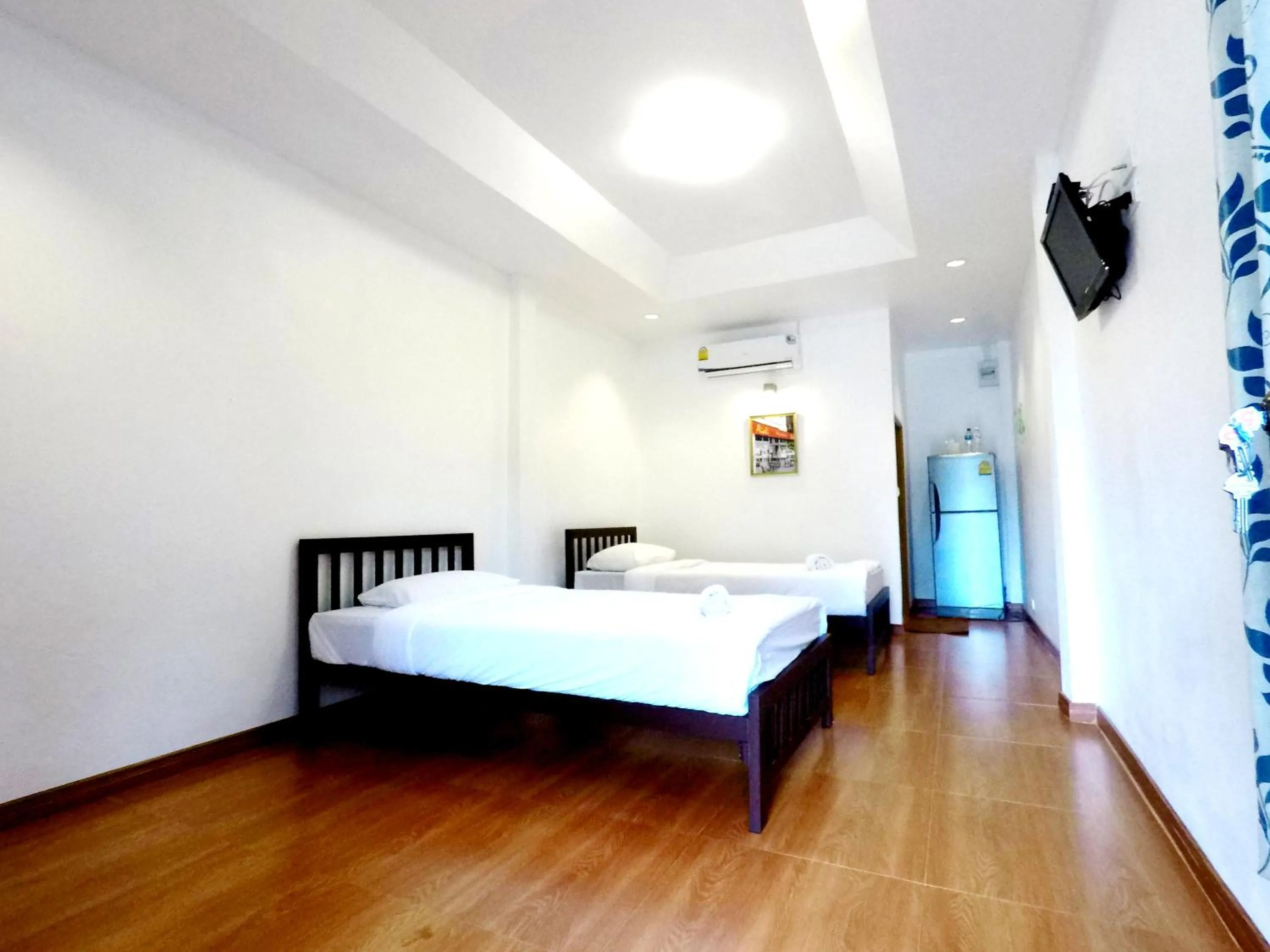 Twin Room with Balcony - single occupancy in Thiw Tara Resort