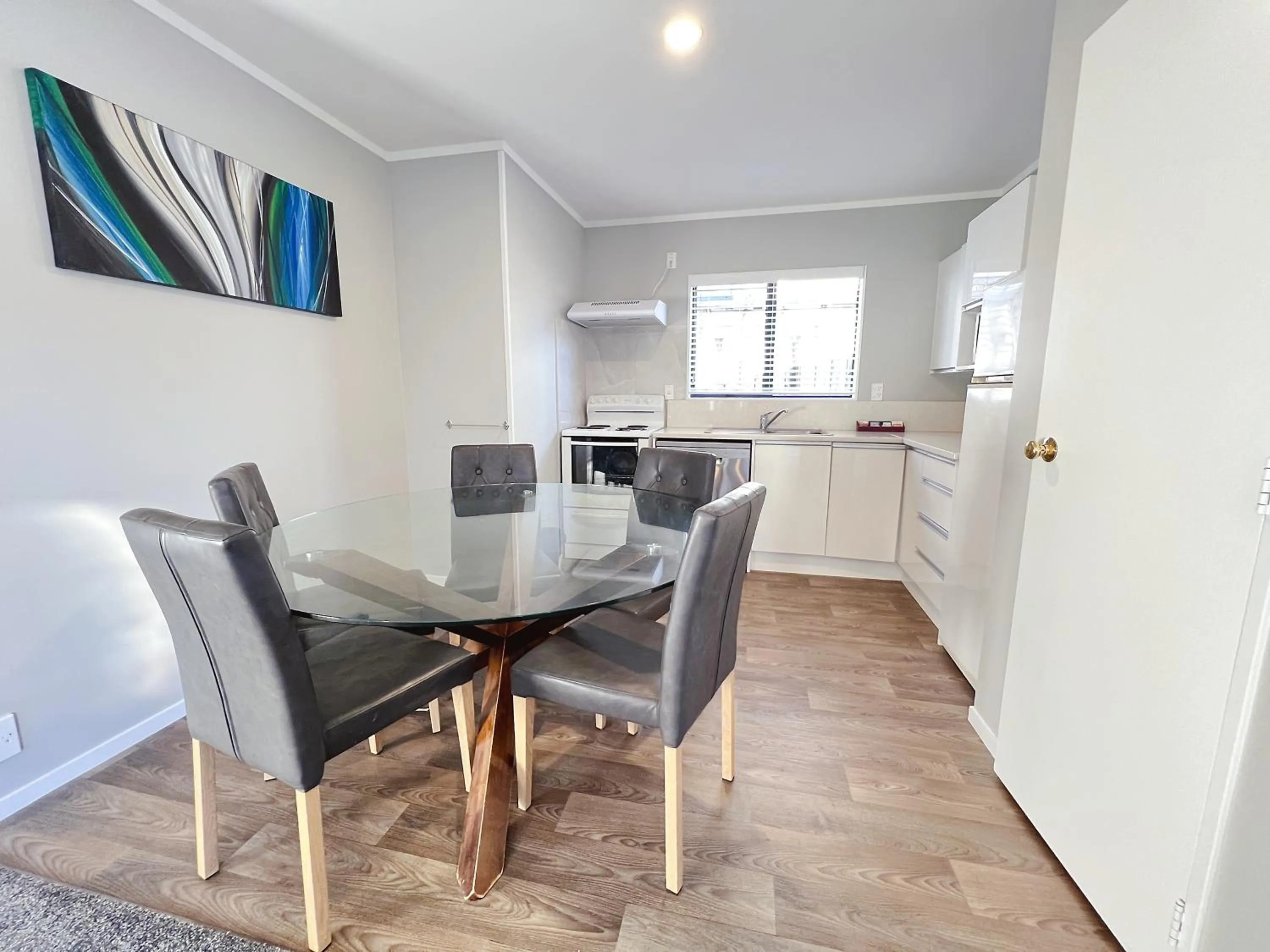 Three-Bedroom Apartment in Camelot On Ulster